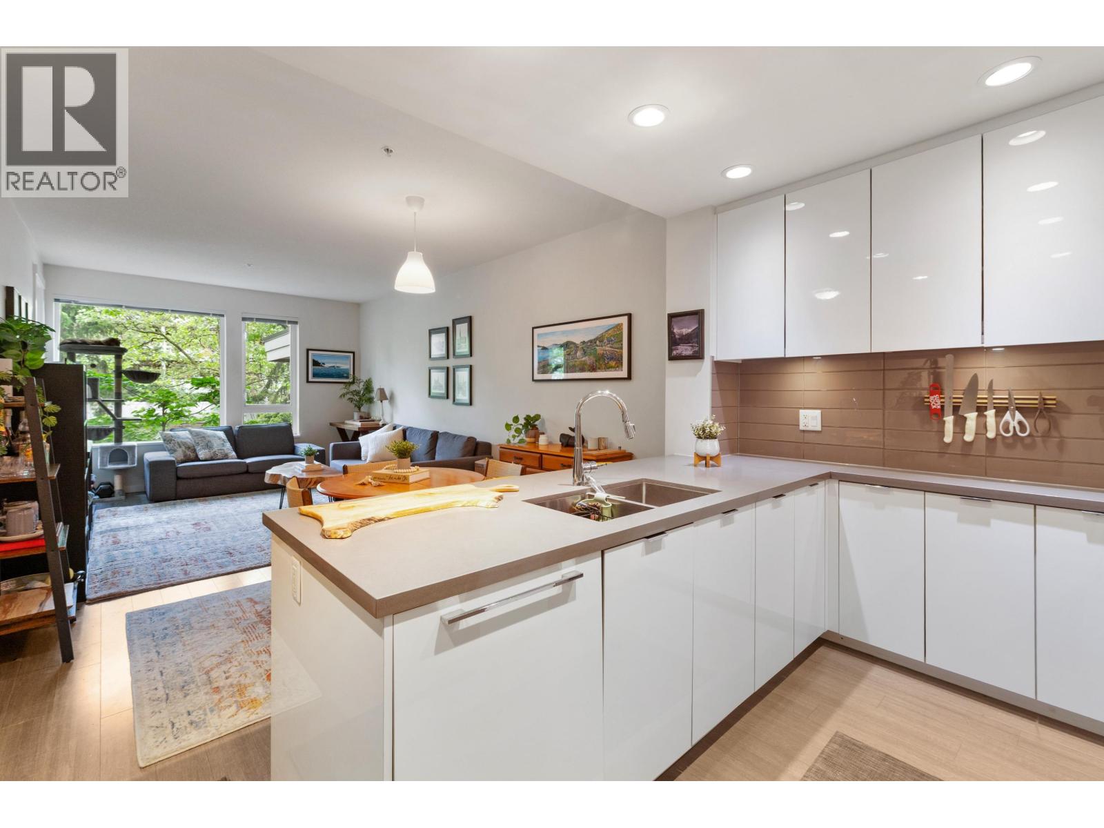 216 255 W 1st Street, North Vancouver, British Columbia  V7M 3G8 - Photo 9 - R3122002