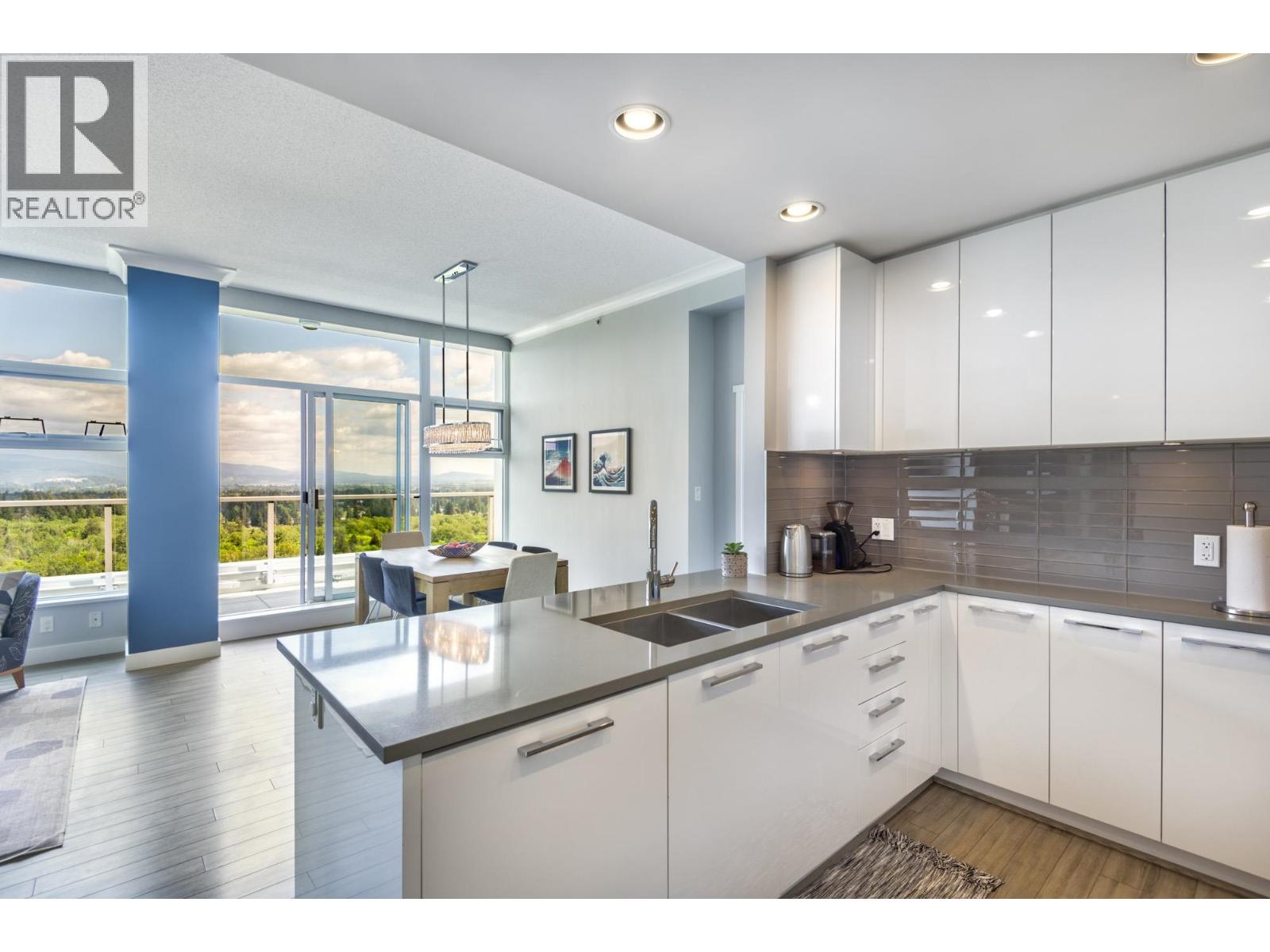 3101 3102 Windsor Gate, Coquitlam, British Columbia  V3B 0J3 - Photo 15 - R3122227