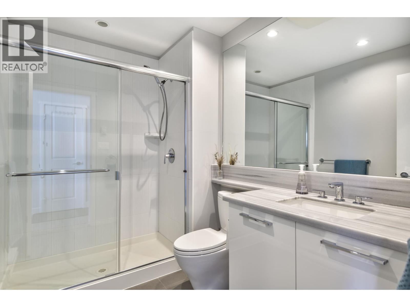 3101 3102 Windsor Gate, Coquitlam, British Columbia  V3B 0J3 - Photo 22 - R3122227