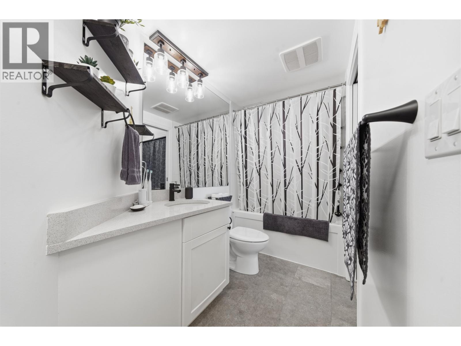 309 2915 Glen Drive, Coquitlam, British Columbia  V3B 7H8 - Photo 13 - R3122253