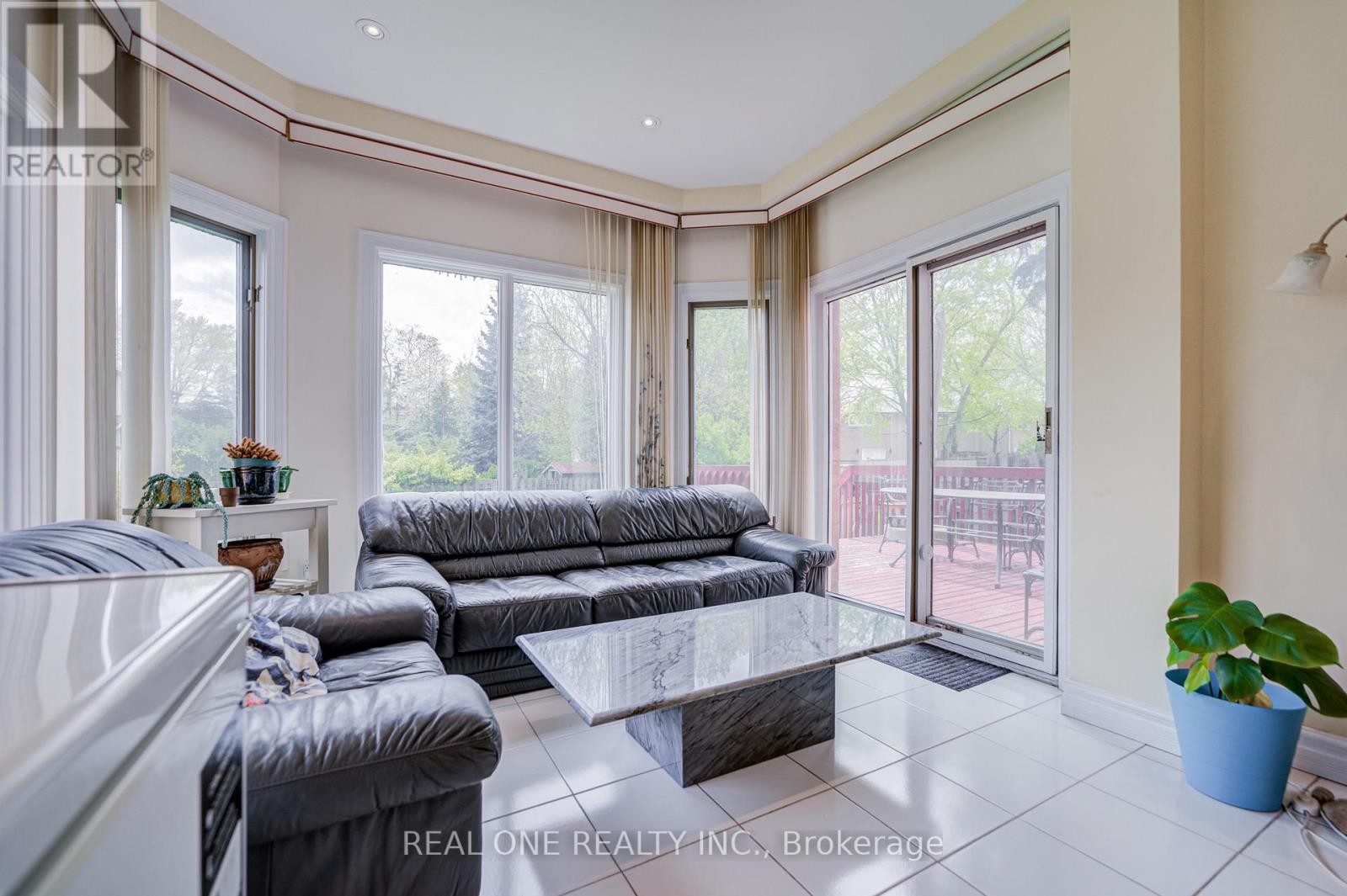 261 Mckee Avenue, Toronto, Ontario  M2N 4E2 - Photo 40 - C13112014
