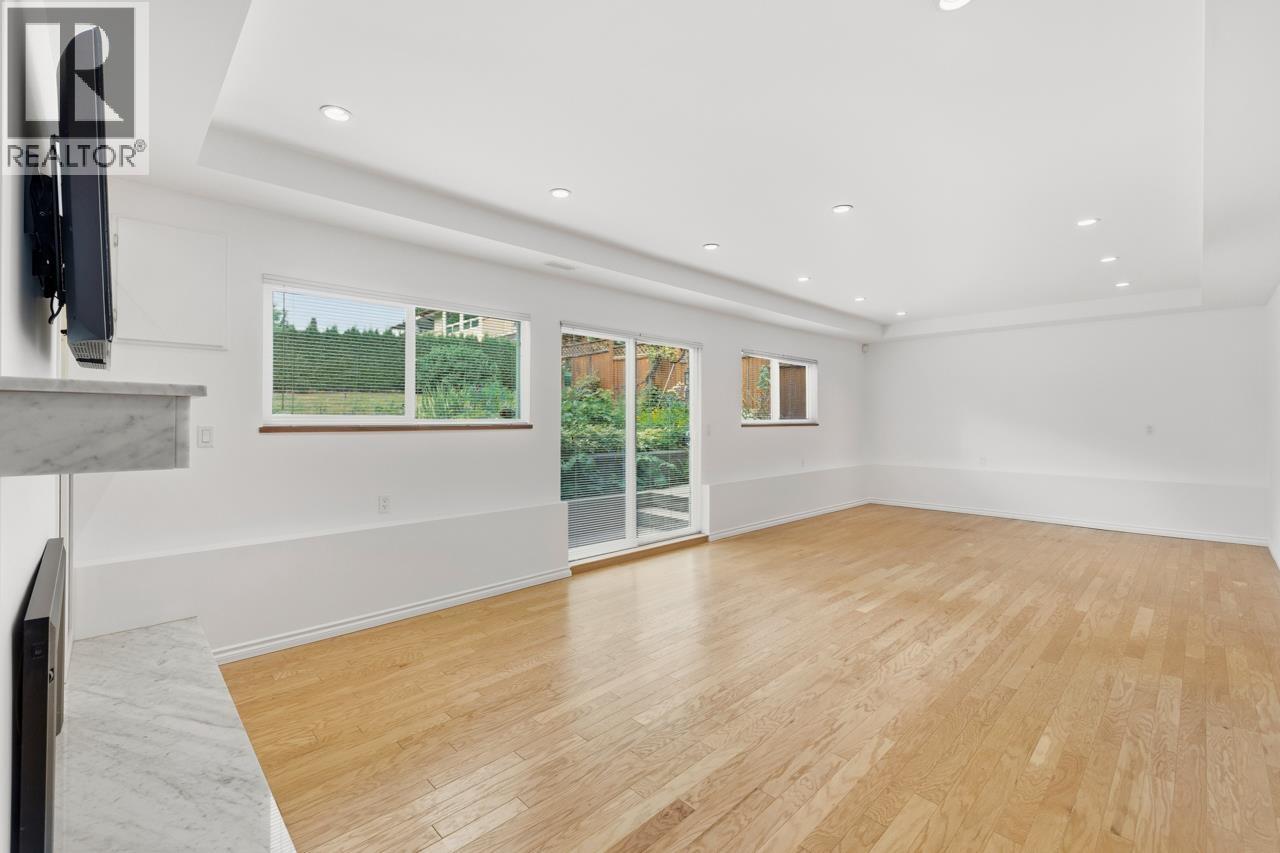 7605 Lawrence Drive, Burnaby, British Columbia  V5A 3M6 - Photo 16 - R3122221