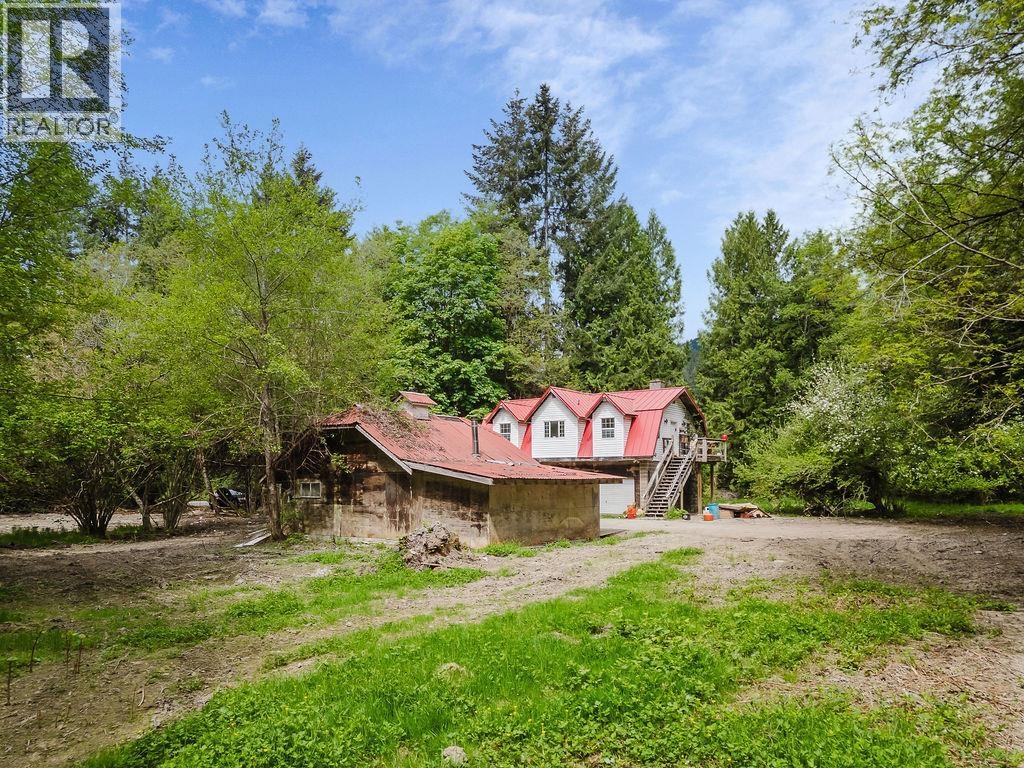 1575 Burton Road, Gibsons, British Columbia  V0N 1V2 - Photo 4 - R3122230
