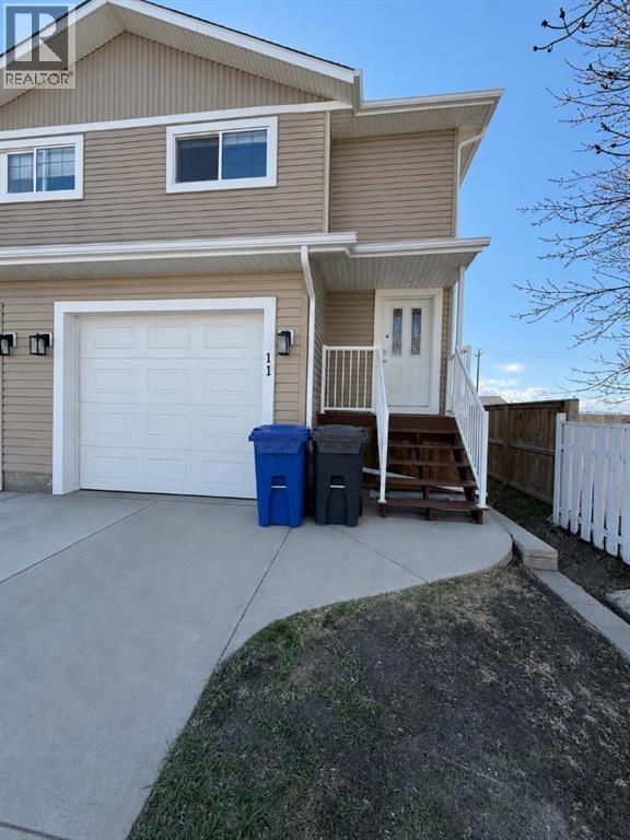 11, 2002 22 Avenue, Bowden, Alberta  T0M 0K0 - Photo 2 - A2302684