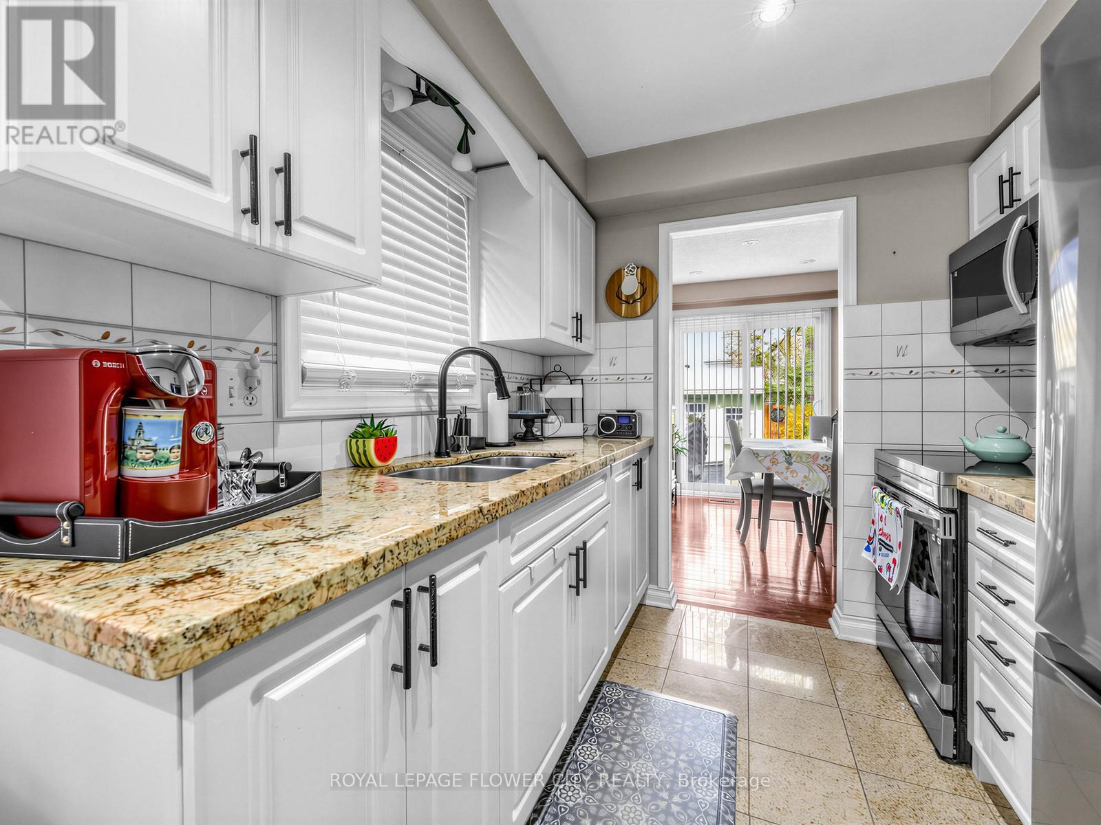 16 Blossom Avenue, Brampton, Ontario  L6X 2W3 - Photo 10 - W13087492