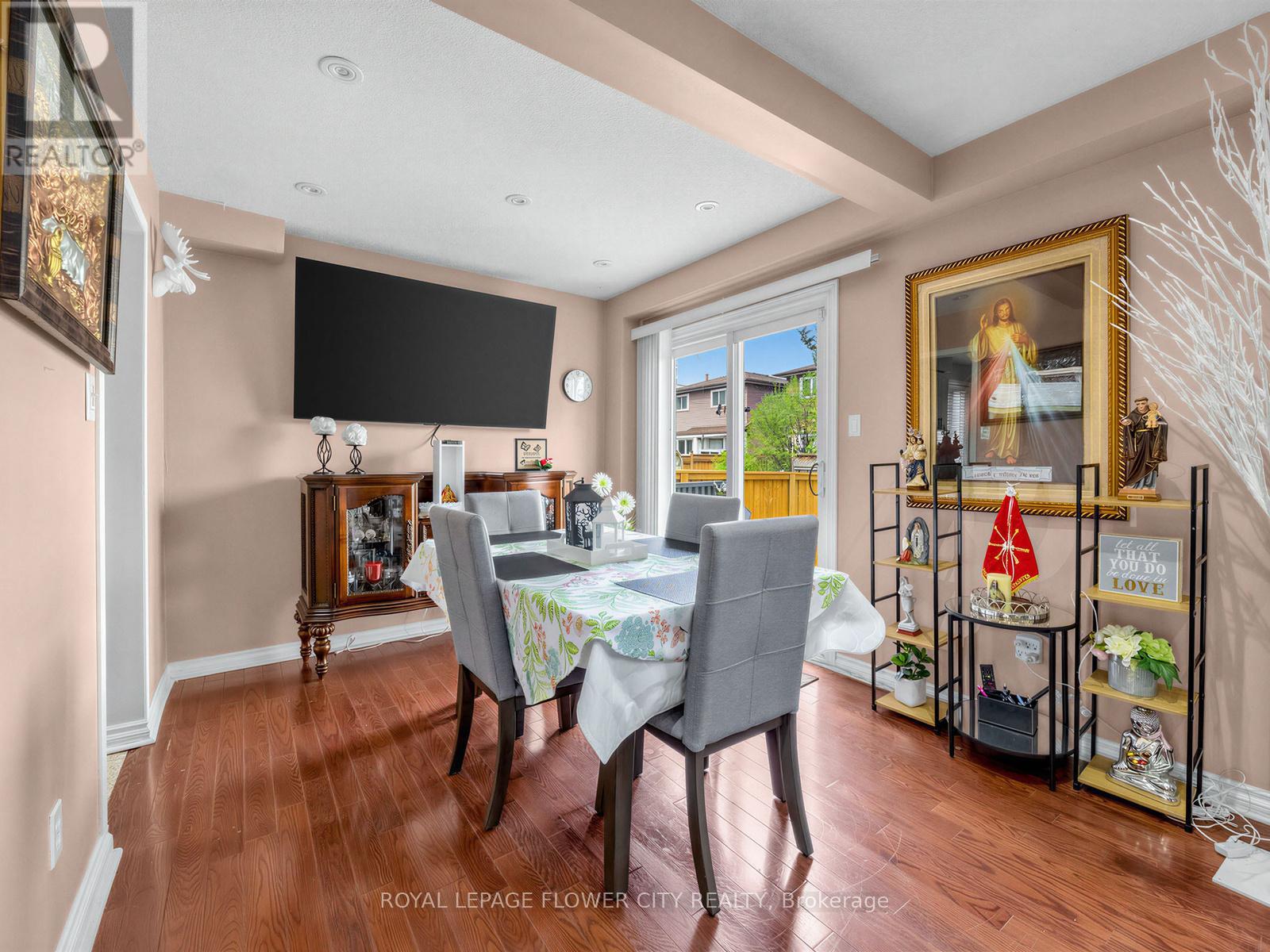 16 Blossom Avenue, Brampton, Ontario  L6X 2W3 - Photo 13 - W13087492