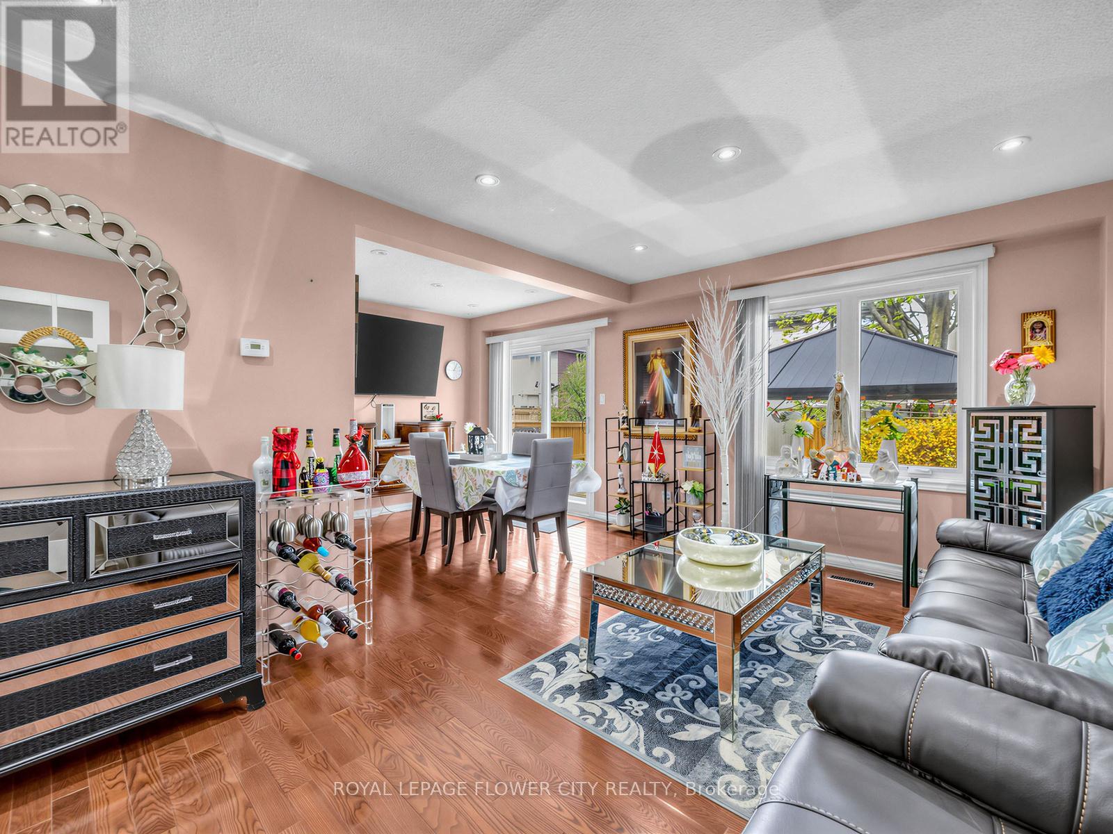 16 Blossom Avenue, Brampton, Ontario  L6X 2W3 - Photo 17 - W13087492