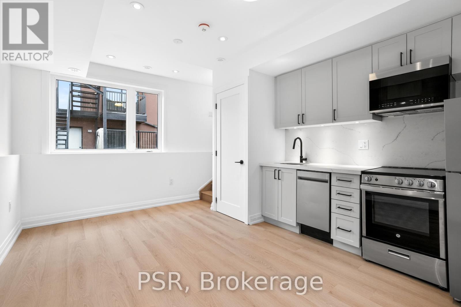 E - 218 Aileen Avenue, Toronto, Ontario  M6M 1G4 - Photo 16 - W13113720