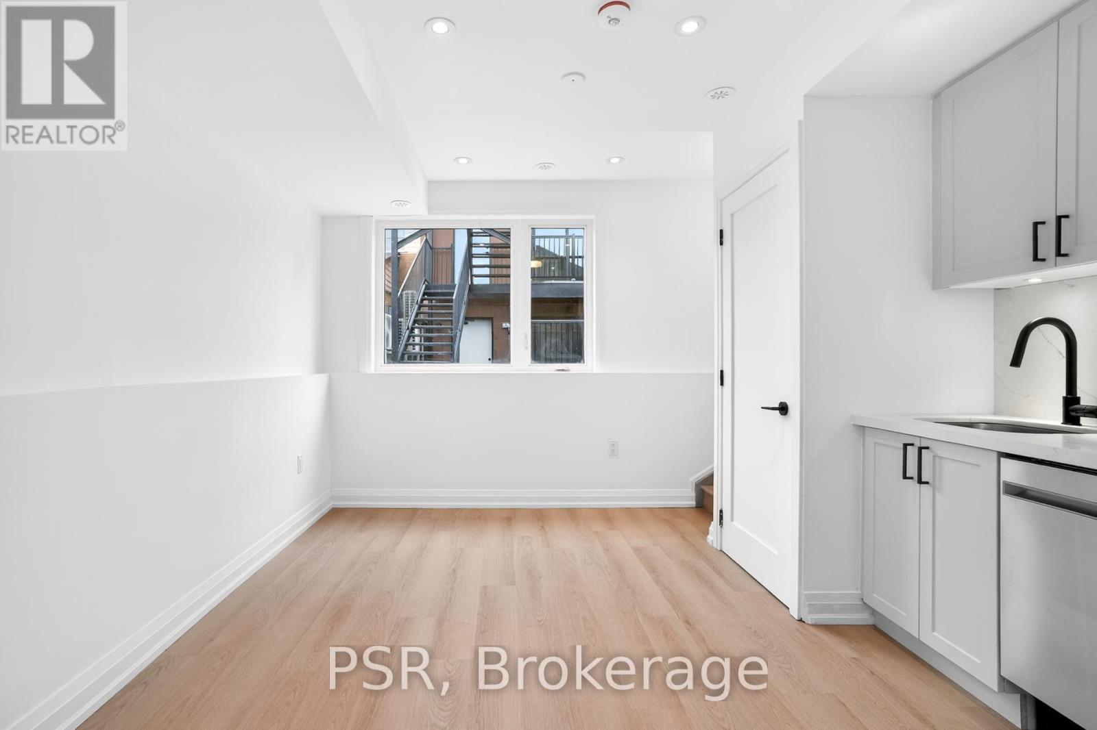 E - 218 Aileen Avenue, Toronto, Ontario  M6M 1G4 - Photo 17 - W13113720