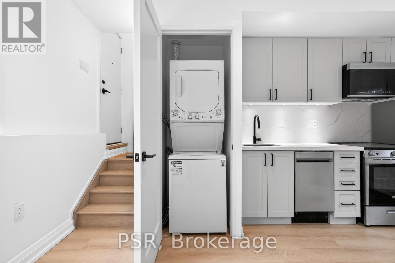 E - 218 Aileen Avenue, Toronto, Ontario  M6M 1G4 - Photo 19 - W13113720