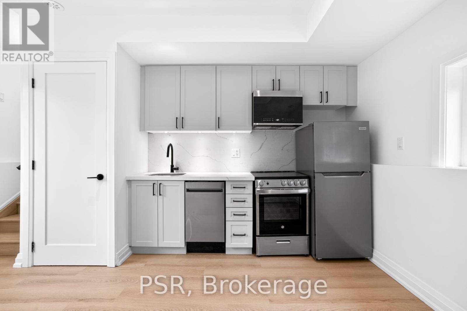 E - 218 Aileen Avenue, Toronto, Ontario  M6M 1G4 - Photo 3 - W13113720