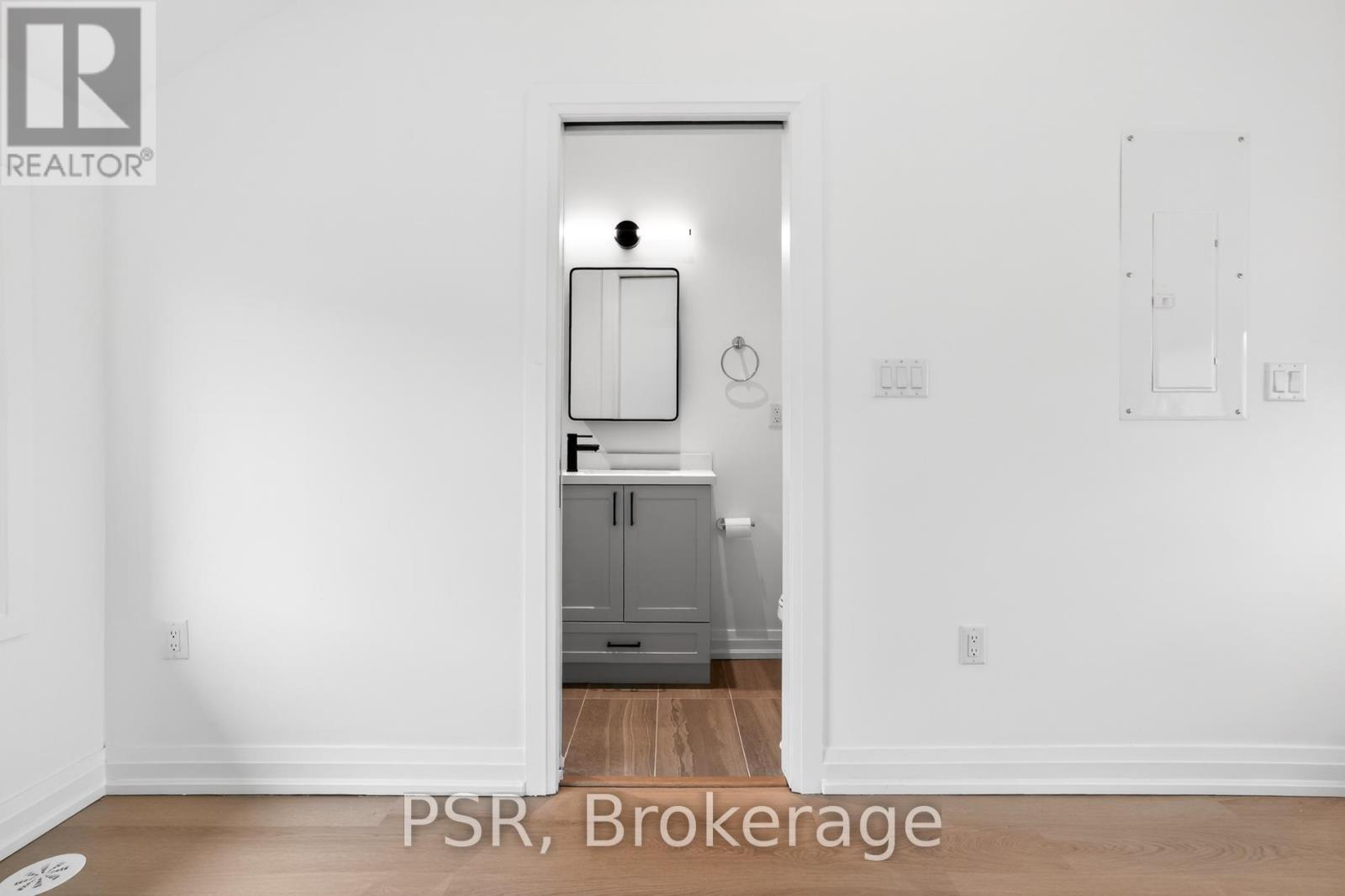 E - 218 Aileen Avenue, Toronto, Ontario  M6M 1G4 - Photo 8 - W13113720