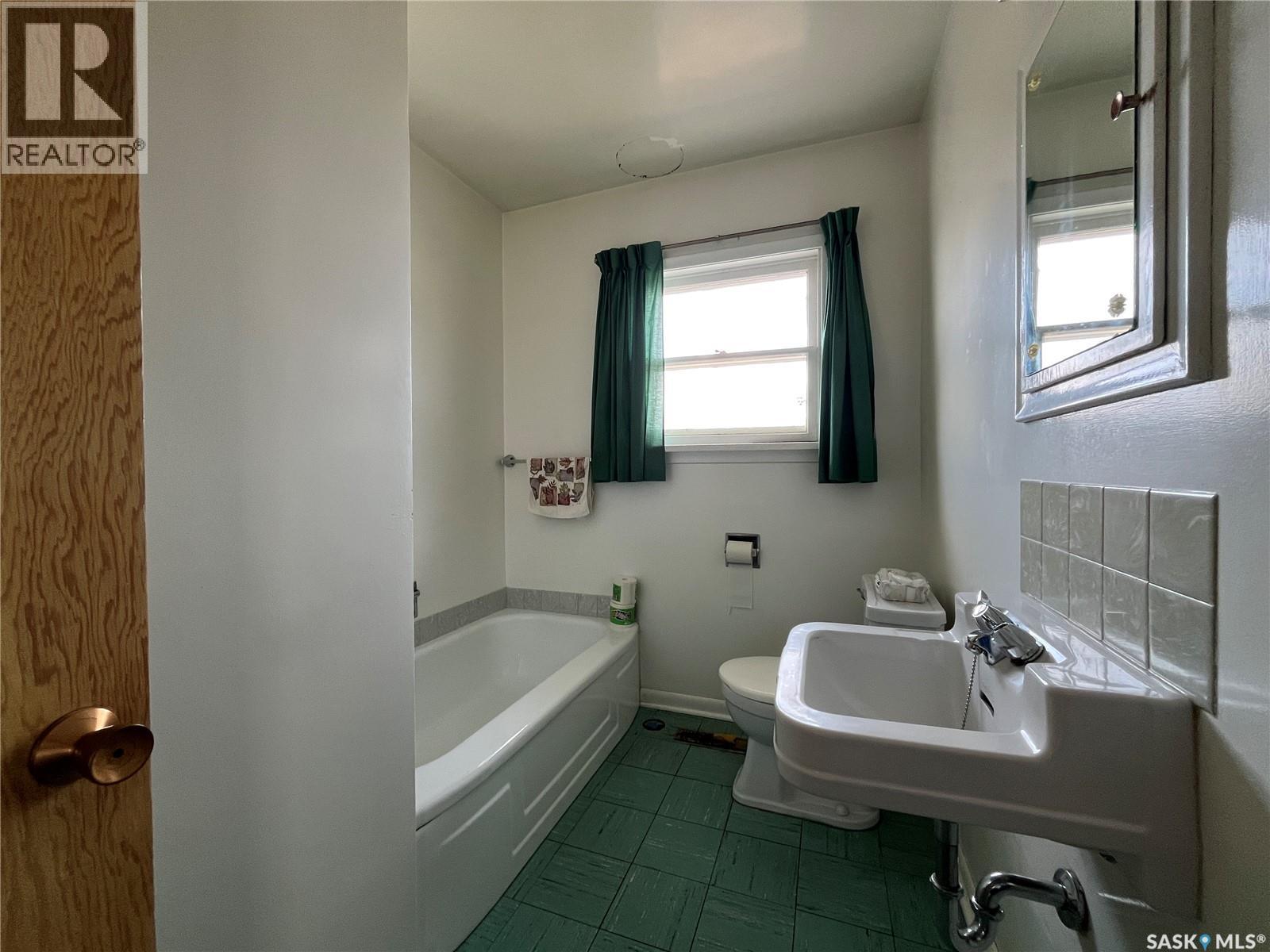 1010 13th Street W, Prince Albert, Saskatchewan  S6V 3H7 - Photo 10 - SK035651