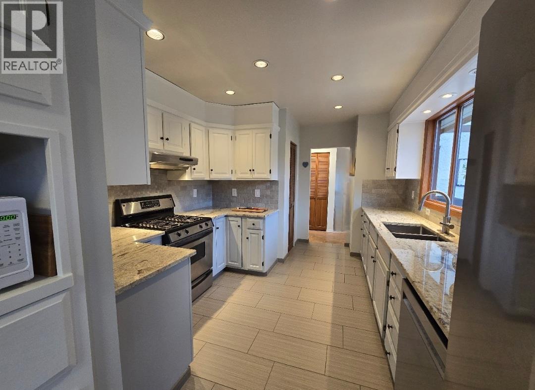 3946 Macgregor Road W, Nelson, British Columbia  V1L 6M8 - Photo 13 - 10375037