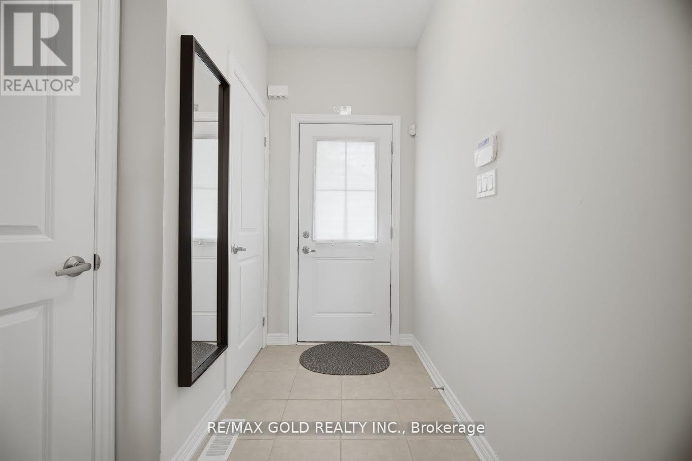 2 - 30 Mia Drive, Hamilton, Ontario  L9B 0K1 - Photo 5 - X13113758