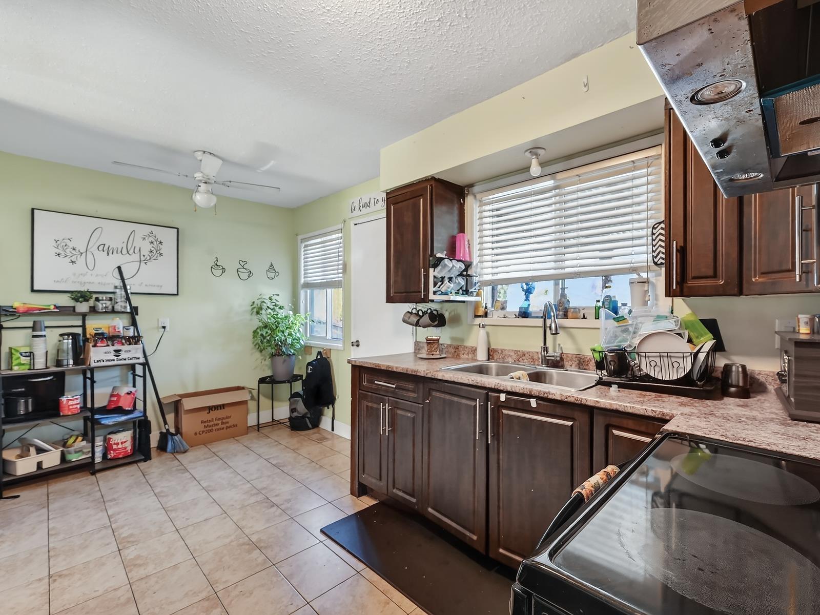 2068 Ridgeway Street, Abbotsford, British Columbia  V2T 3X7 - Photo 8 - R3122102
