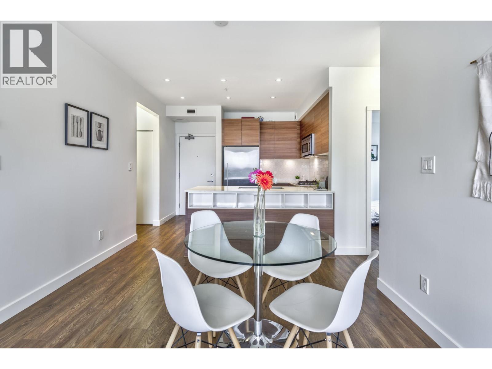 402 1061 Marine Drive, North Vancouver, British Columbia  V7P 1S6 - Photo 6 - R3110700