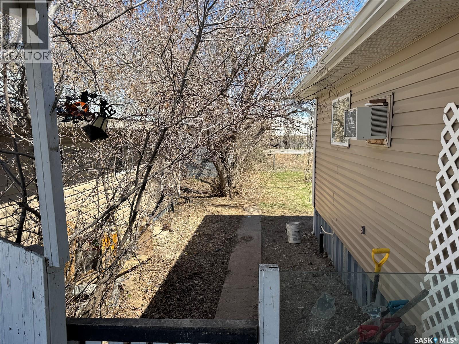 381 2nd Street, Disley, Saskatchewan  S0G 0H0 - Photo 19 - SK035564