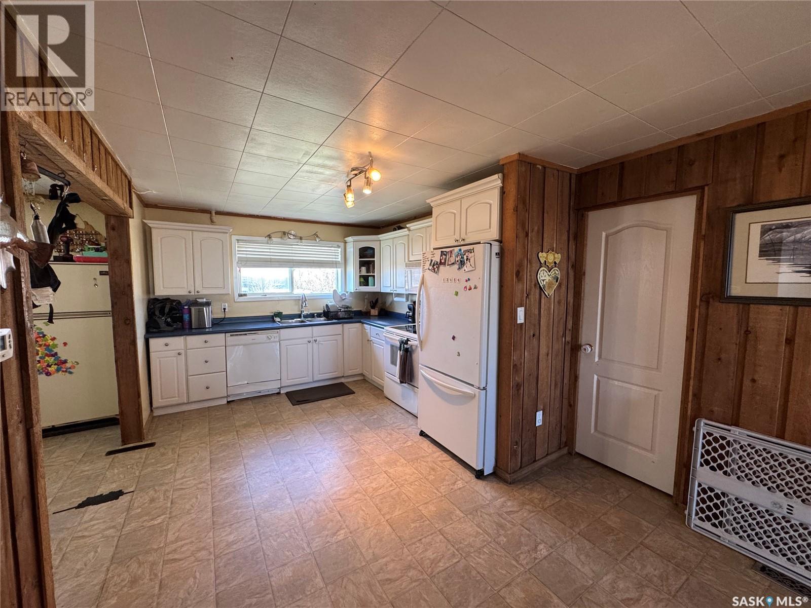 381 2nd Street, Disley, Saskatchewan  S0G 0H0 - Photo 9 - SK035564