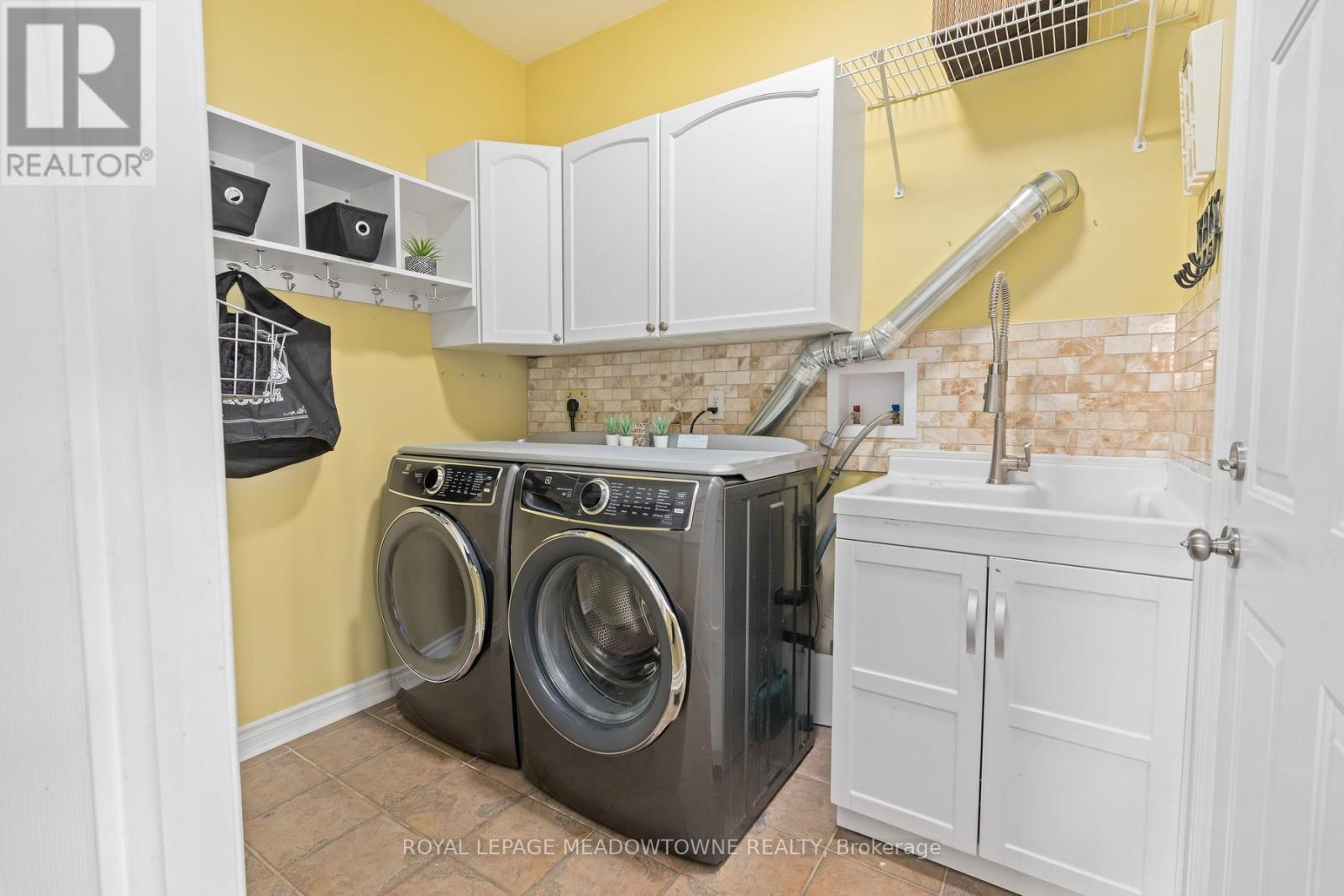 22 Berton Boulevard, Halton Hills, Ontario  L7G 6A5 - Photo 21 - W13113752
