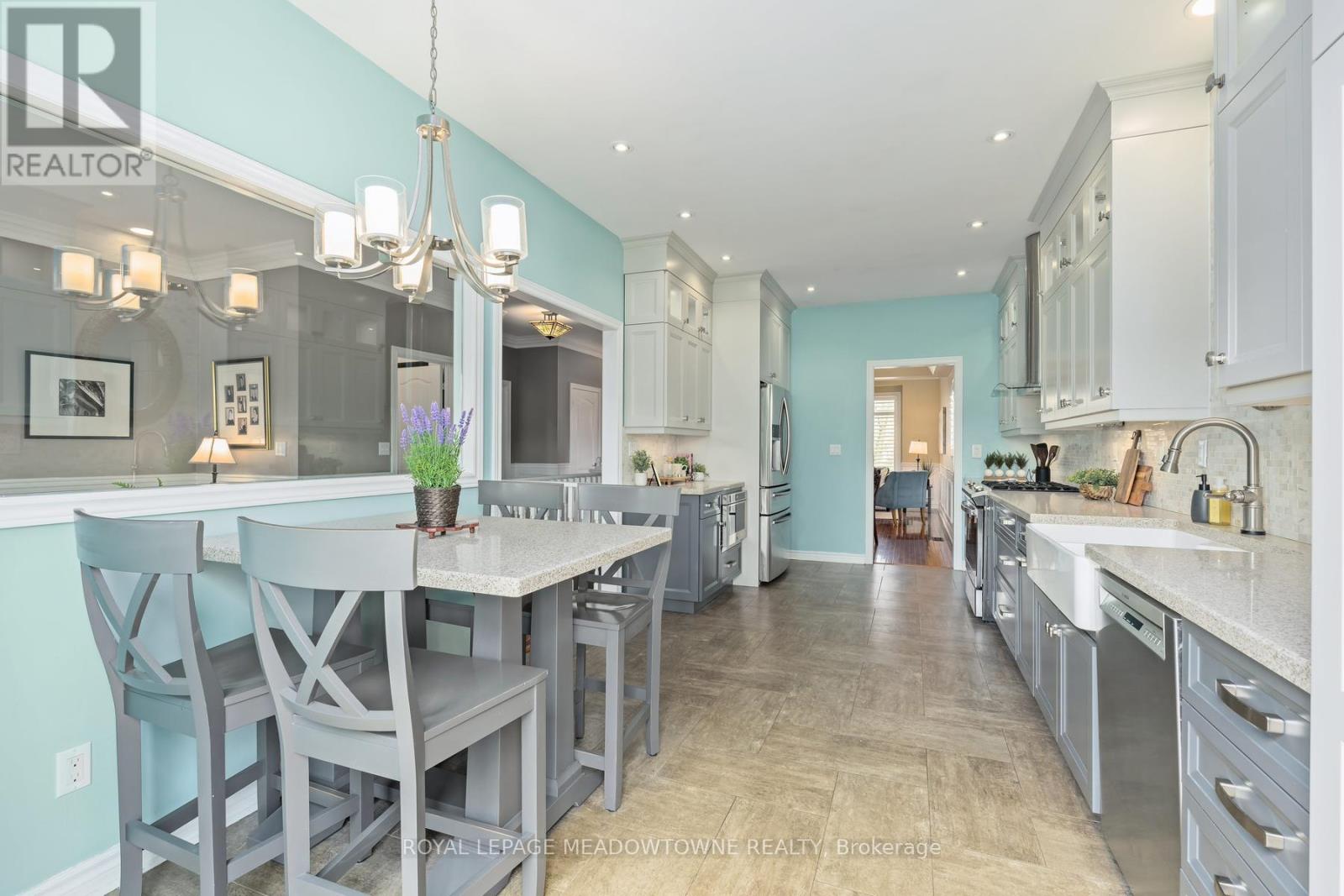 22 Berton Boulevard, Halton Hills, Ontario  L7G 6A5 - Photo 7 - W13113752