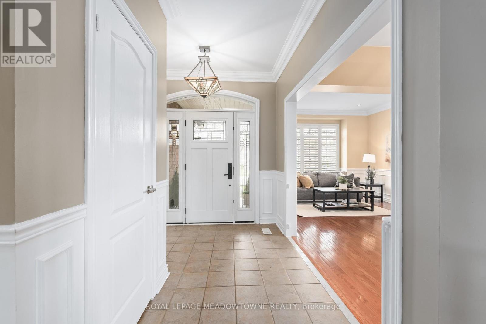 22 Berton Boulevard, Halton Hills, Ontario  L7G 6A5 - Photo 3 - W13113752