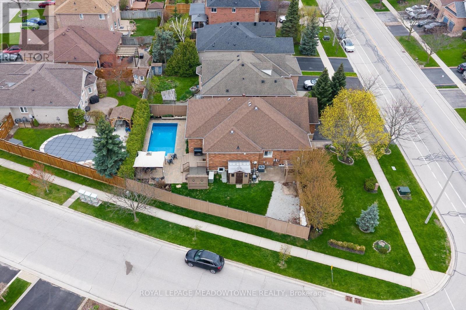 22 Berton Boulevard, Halton Hills, Ontario  L7G 6A5 - Photo 43 - W13113752