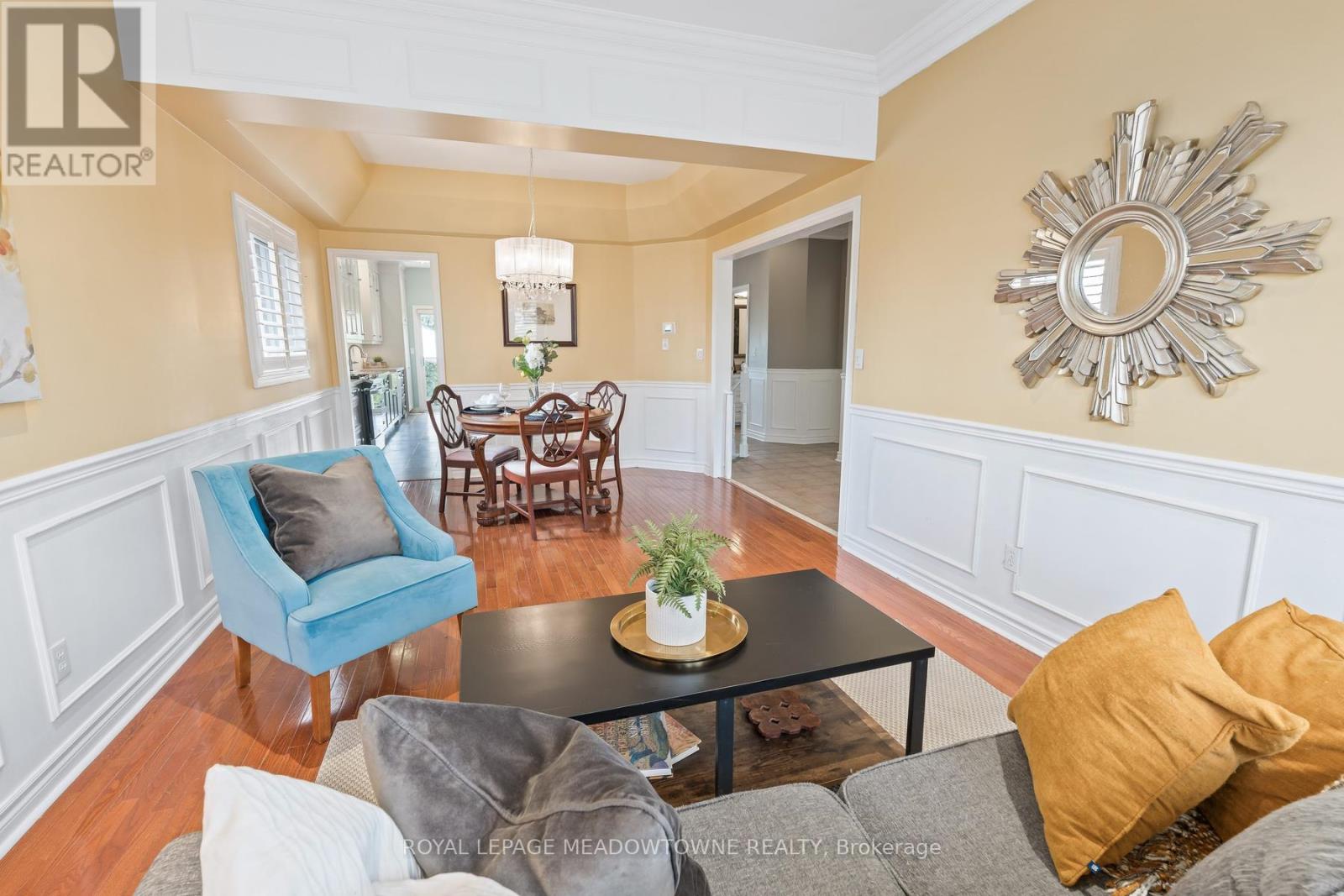 22 Berton Boulevard, Halton Hills, Ontario  L7G 6A5 - Photo 4 - W13113752