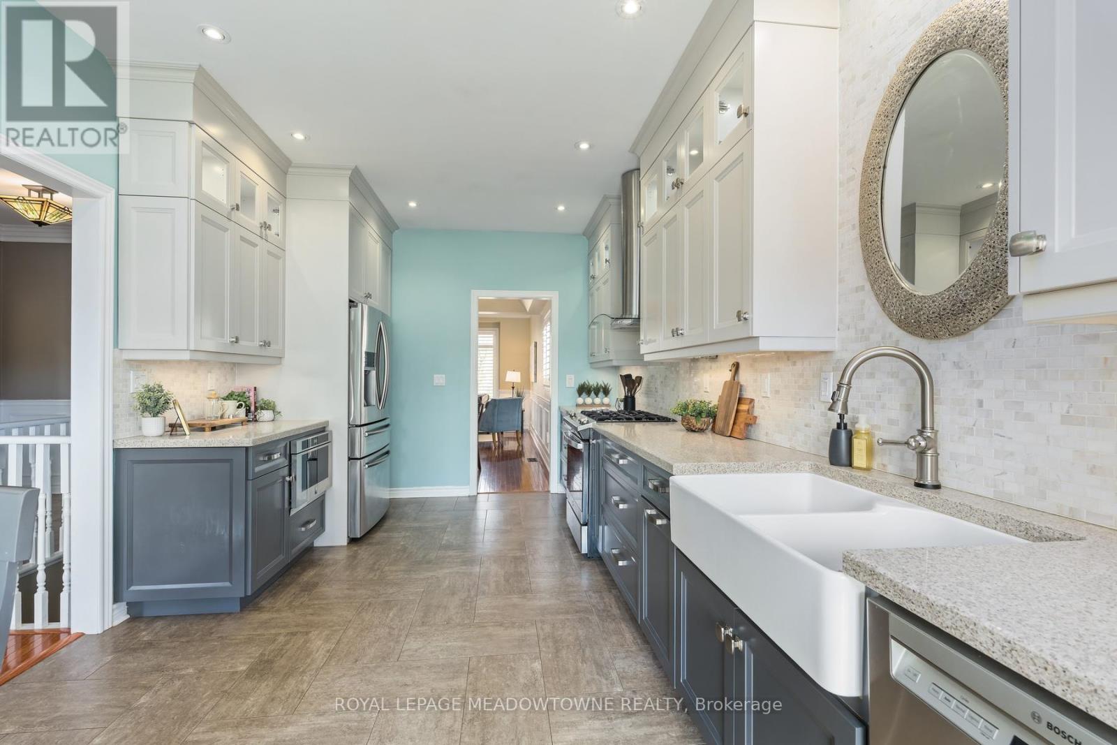 22 Berton Boulevard, Halton Hills, Ontario  L7G 6A5 - Photo 6 - W13113752