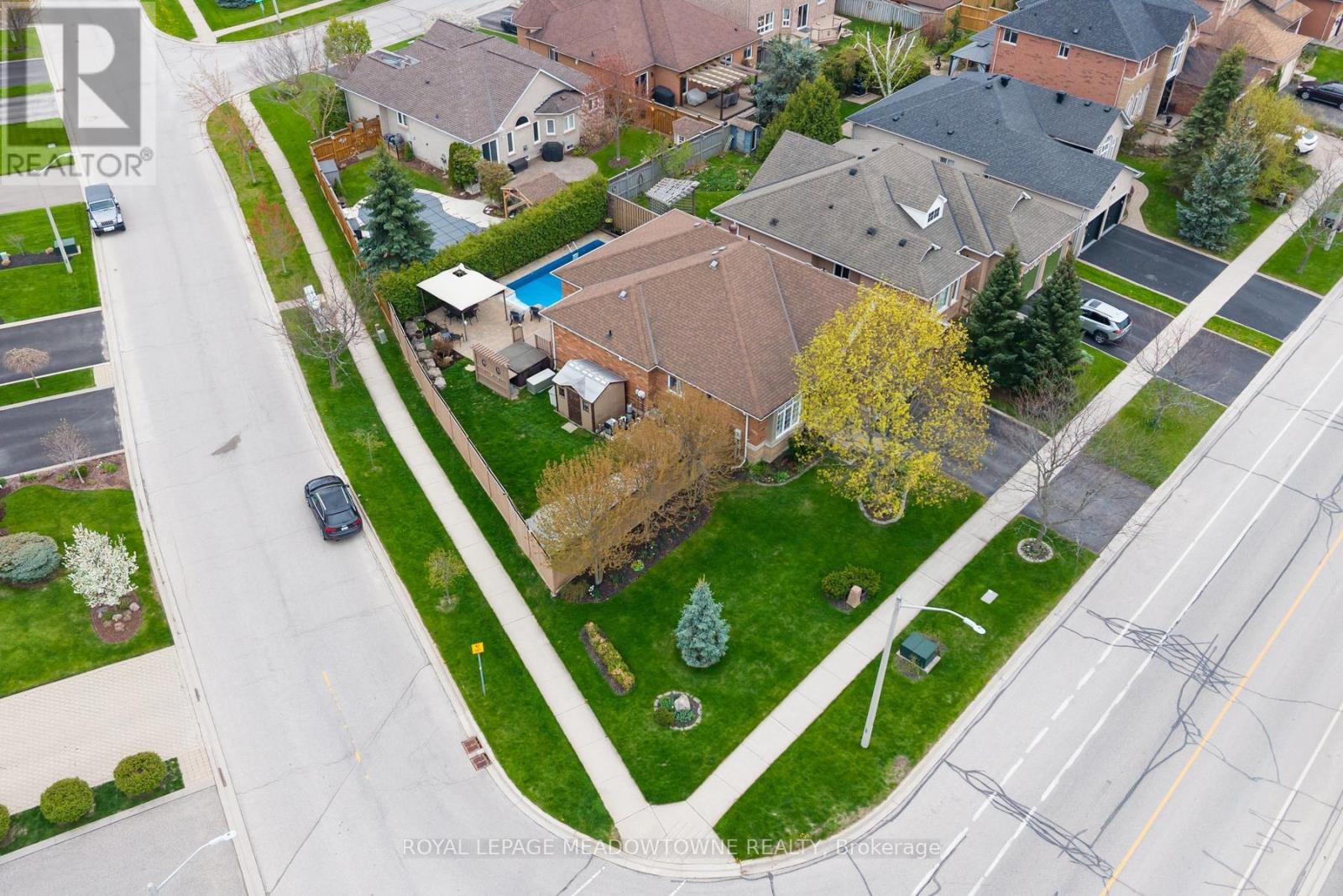 22 Berton Boulevard, Halton Hills, Ontario  L7G 6A5 - Photo 41 - W13113752
