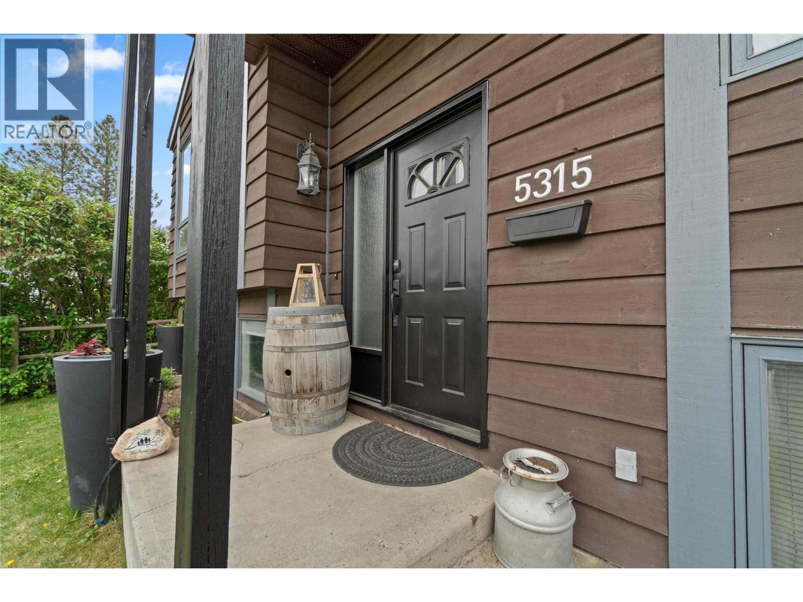 5315 Morris Place, Kamloops, British Columbia  V2C 5S3 - Photo 3 - 10387015