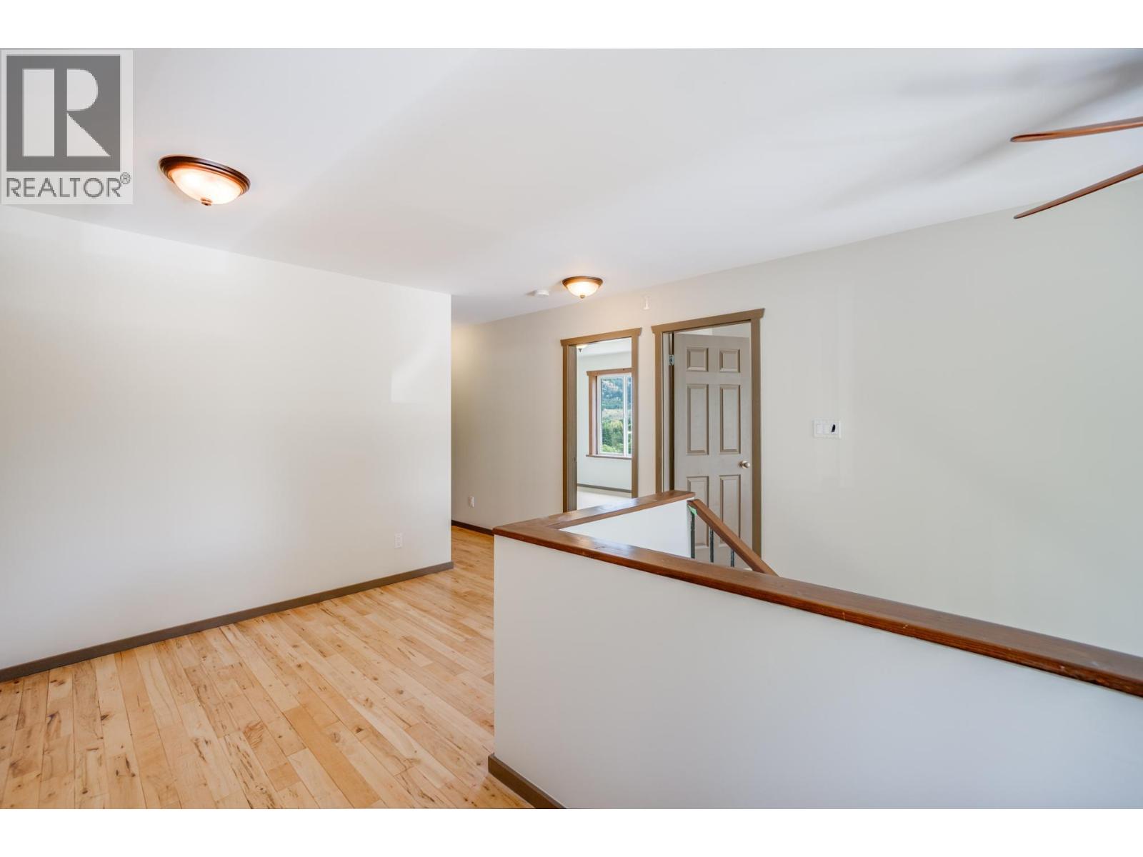 1533 Woodland Drive, Castlegar, British Columbia  V1N 4J4 - Photo 23 - 10386824