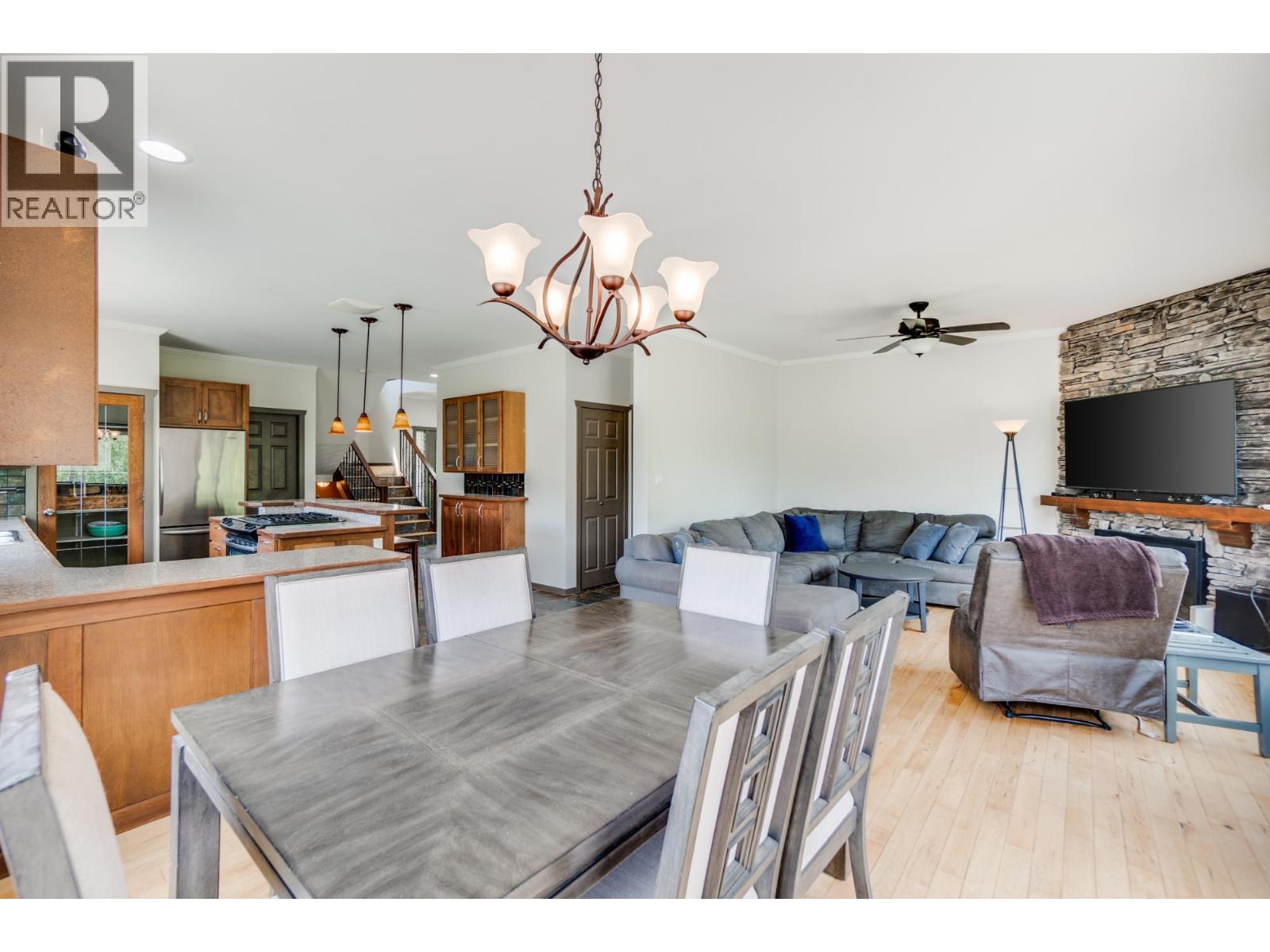 1533 Woodland Drive, Castlegar, British Columbia  V1N 4J4 - Photo 17 - 10386824