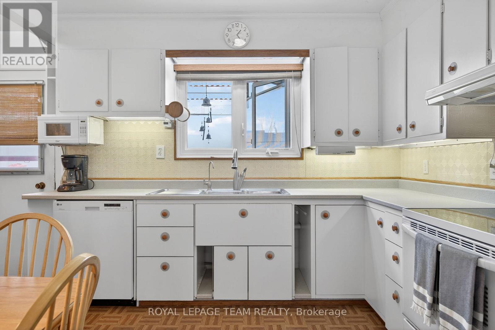 15 Donna Street, Ottawa, Ontario  K2G 2V5 - Photo 15 - X13113848