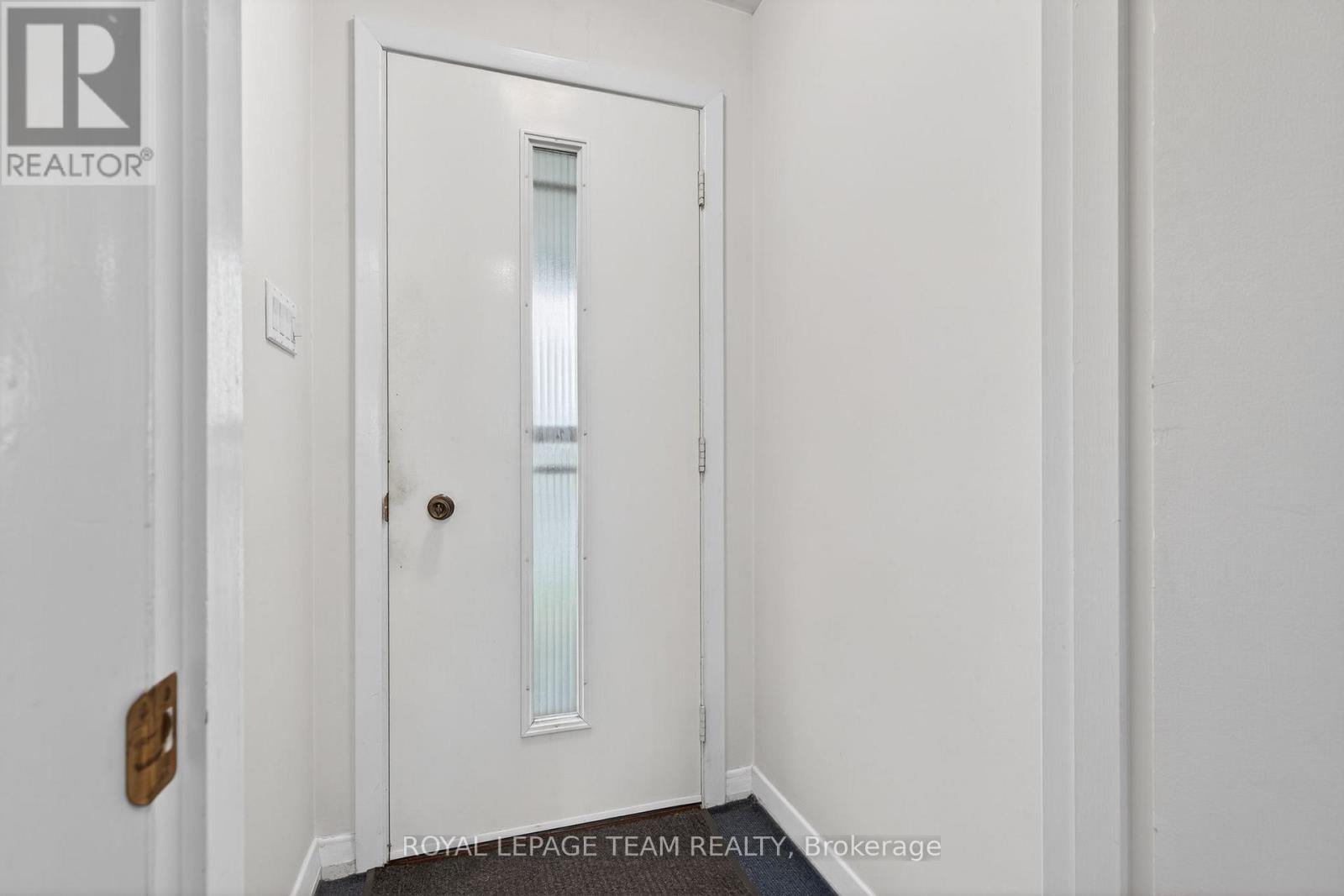 15 Donna Street, Ottawa, Ontario  K2G 2V5 - Photo 5 - X13113848