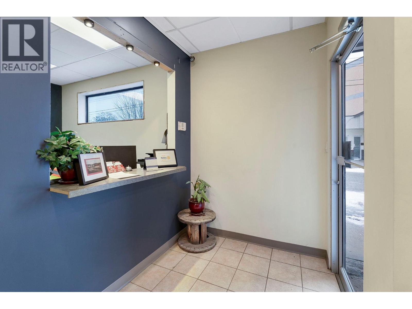 242 Haynes Street, Penticton, British Columbia  V2A 5R9 - Photo 4 - 10387039