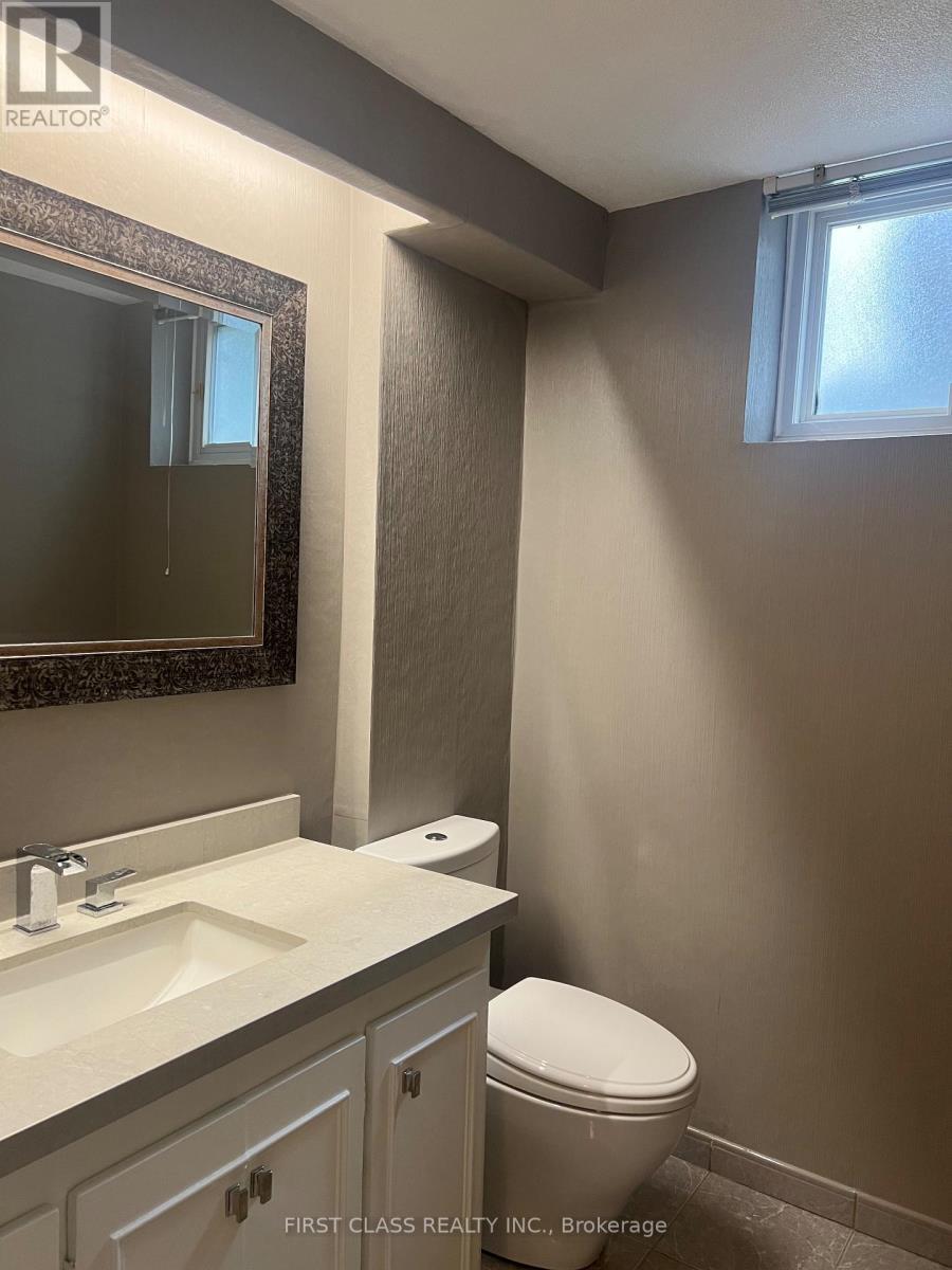 51 Ealing Drive, Toronto, Ontario  M2L 2R4 - Photo 19 - C13113820