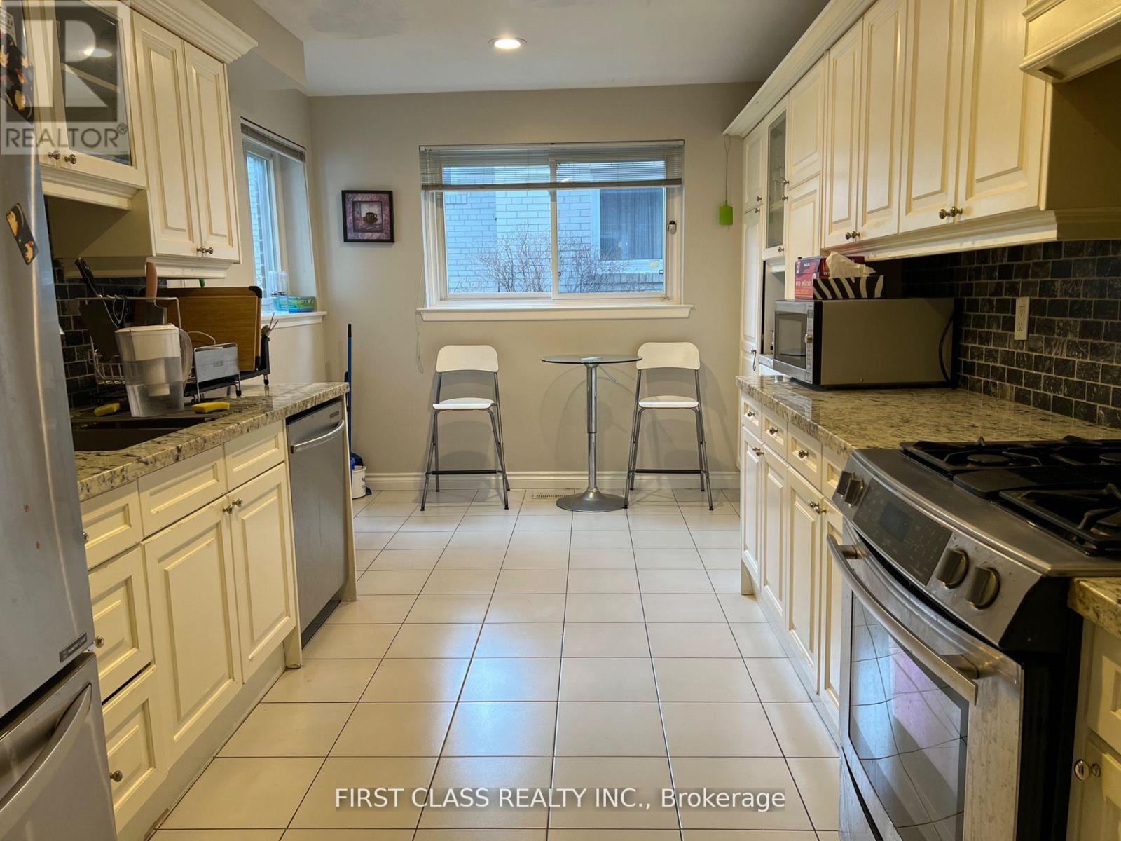 51 Ealing Drive, Toronto, Ontario  M2L 2R4 - Photo 5 - C13113820