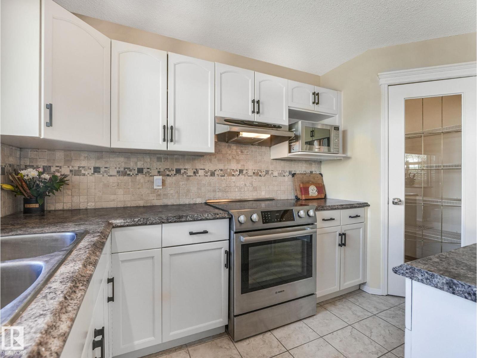 1060 Wedgewood Bv Nw, Edmonton, Alberta  T6M 2L6 - Photo 22 - E4487061