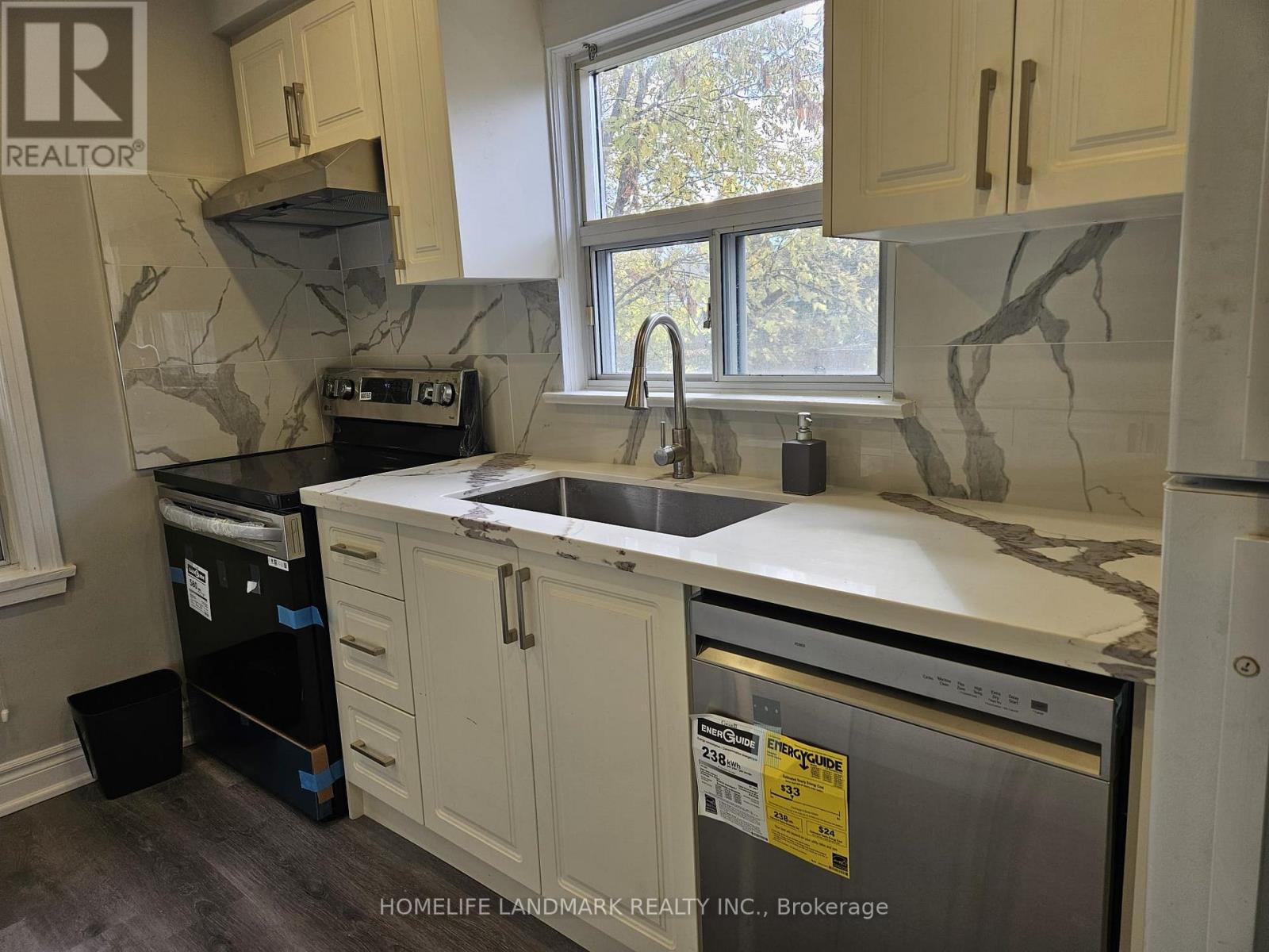 21 Highland Park Boulevard, Markham (Grandview), Ontario  L3T 1B2 - Photo 4 - N13113916