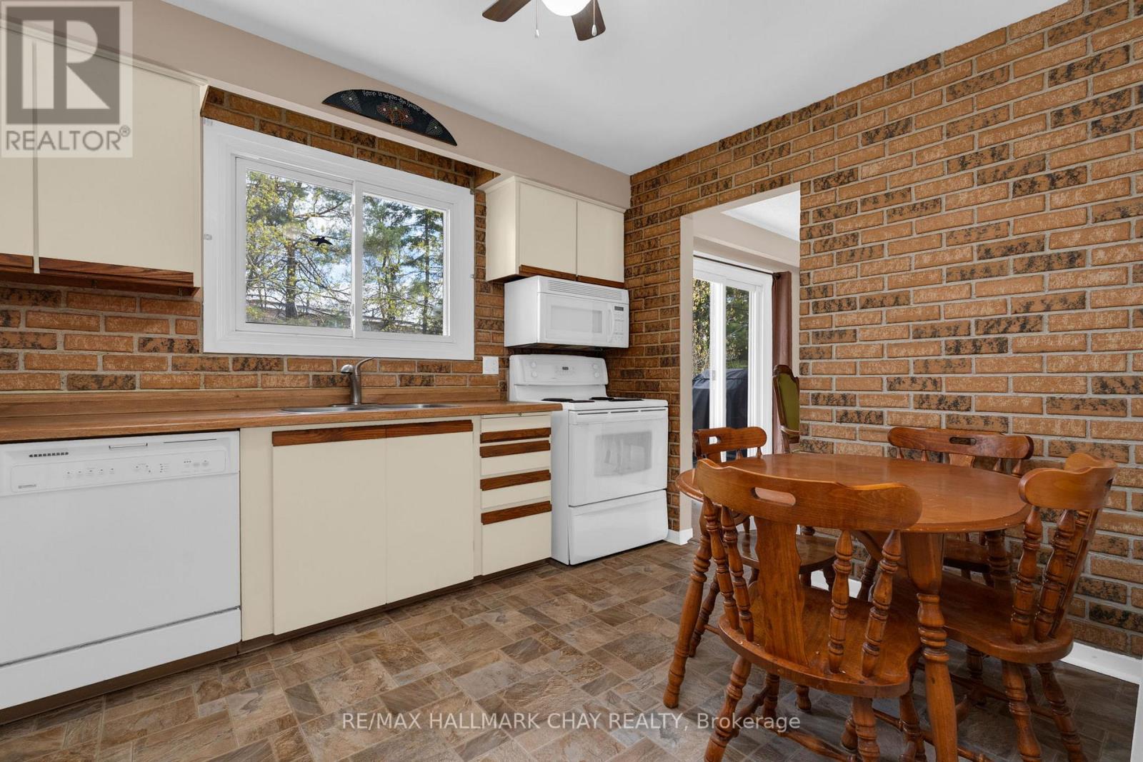 33 Davies Crescent, Barrie, Ontario  L4M 2M4 - Photo 10 - S13113770