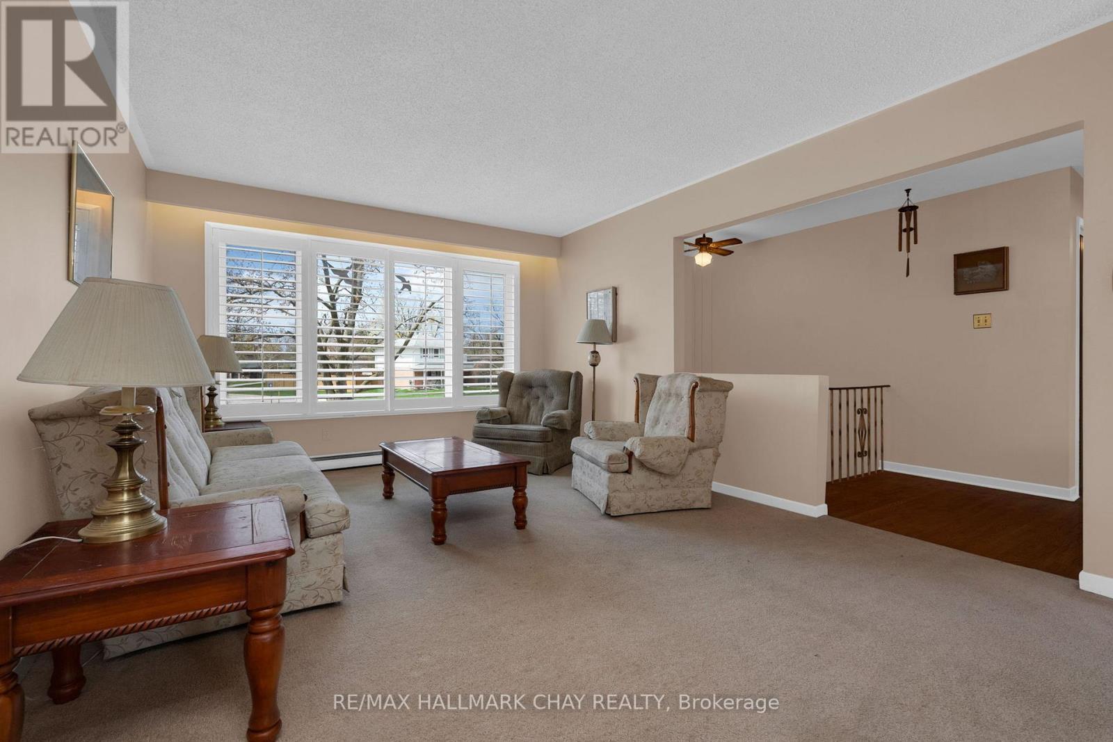 33 Davies Crescent, Barrie, Ontario  L4M 2M4 - Photo 5 - S13113770