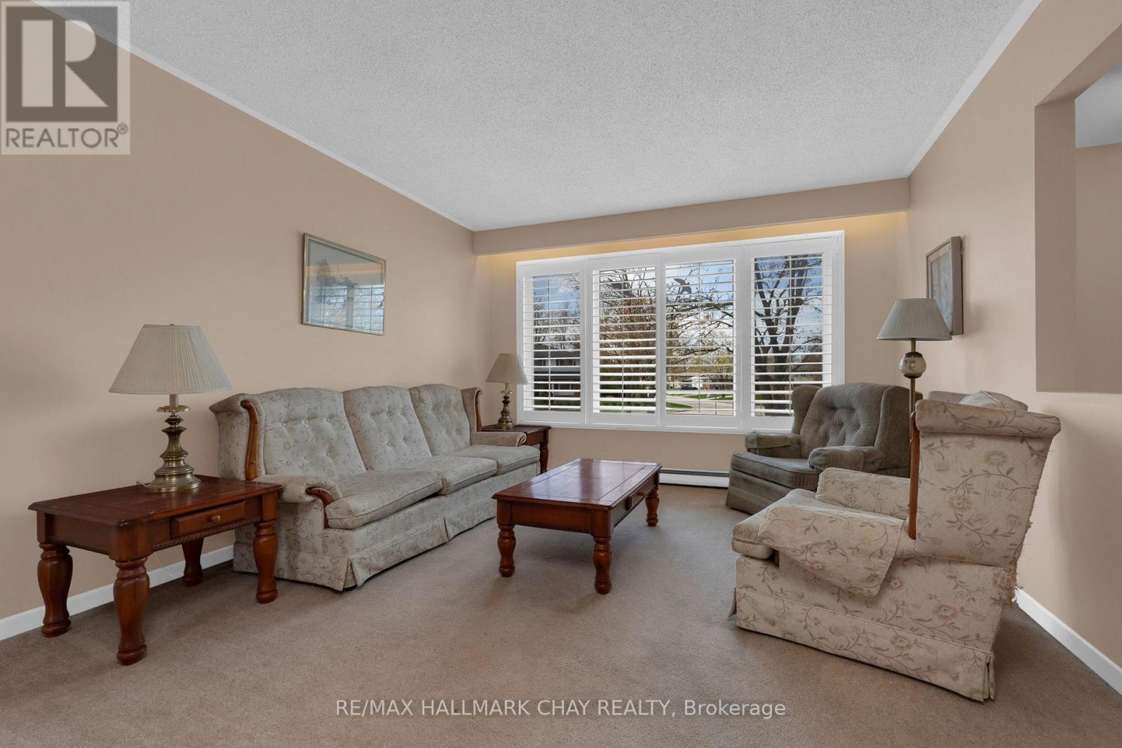 33 Davies Crescent, Barrie, Ontario  L4M 2M4 - Photo 6 - S13113770