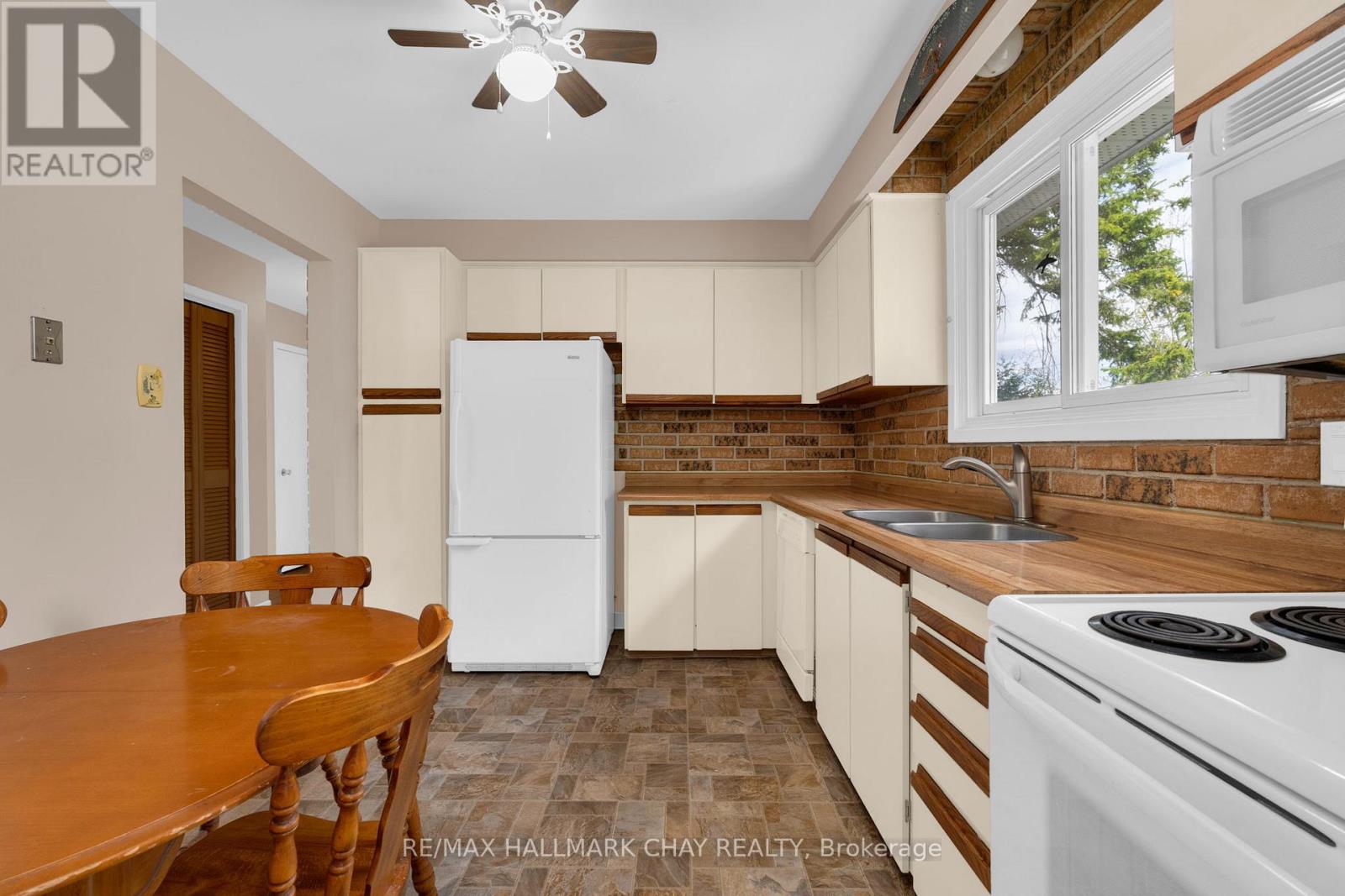 33 Davies Crescent, Barrie, Ontario  L4M 2M4 - Photo 9 - S13113770