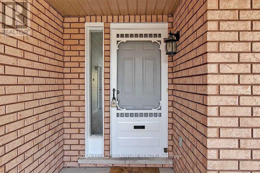 9 Sydenham Wells, Barrie, Ontario  L4M 6R3 - Photo 2 - S13113780