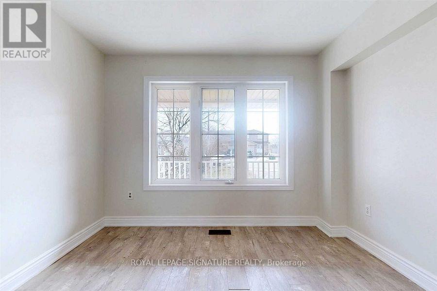 9 Sydenham Wells, Barrie, Ontario  L4M 6R3 - Photo 4 - S13113780