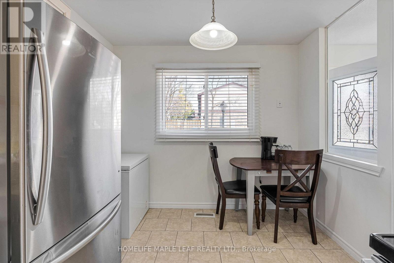 57 - 45 Hansen Road N, Brampton, Ontario  L6V 3C5 - Photo 5 - W12872430