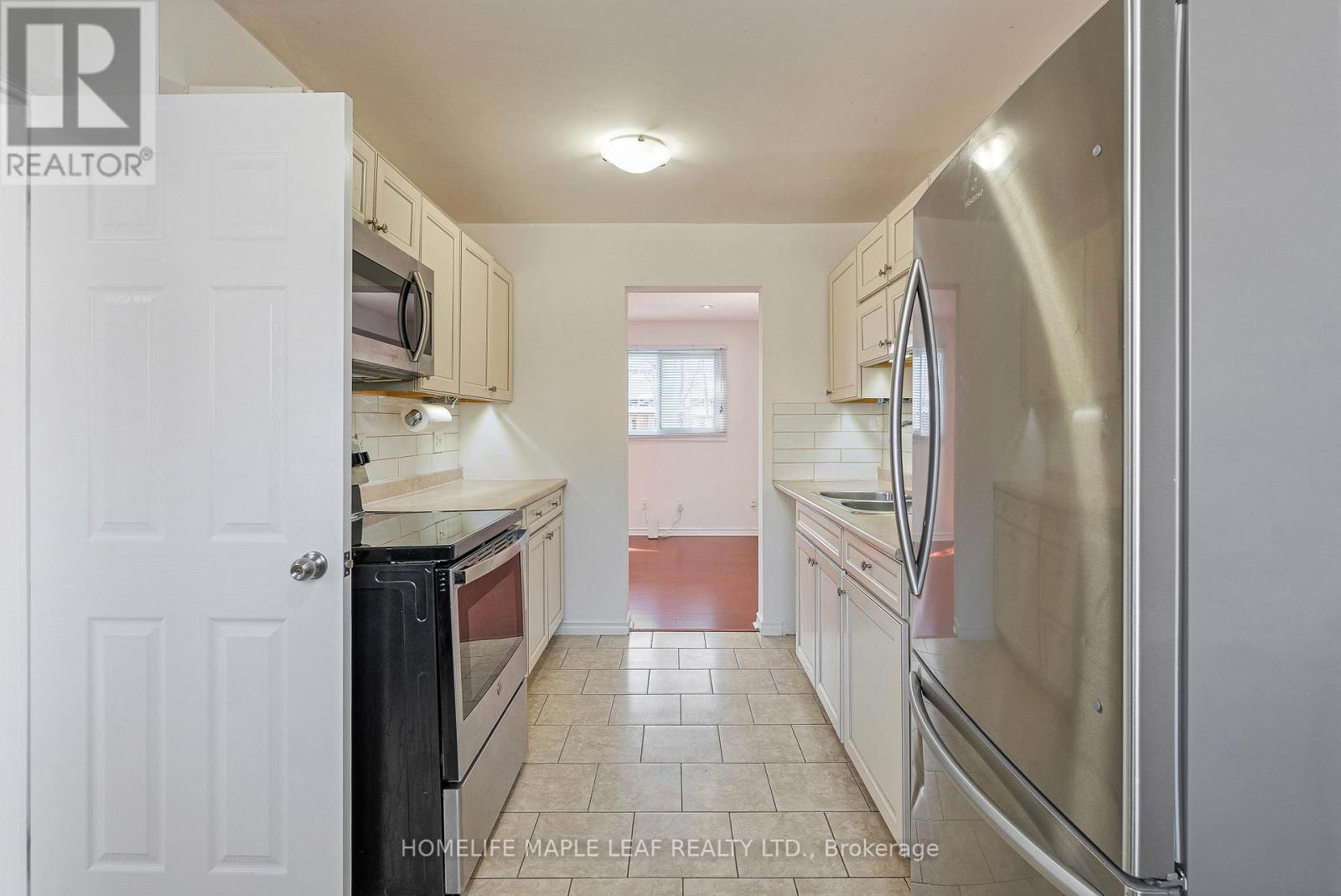 57 - 45 Hansen Road N, Brampton, Ontario  L6V 3C5 - Photo 7 - W12872430