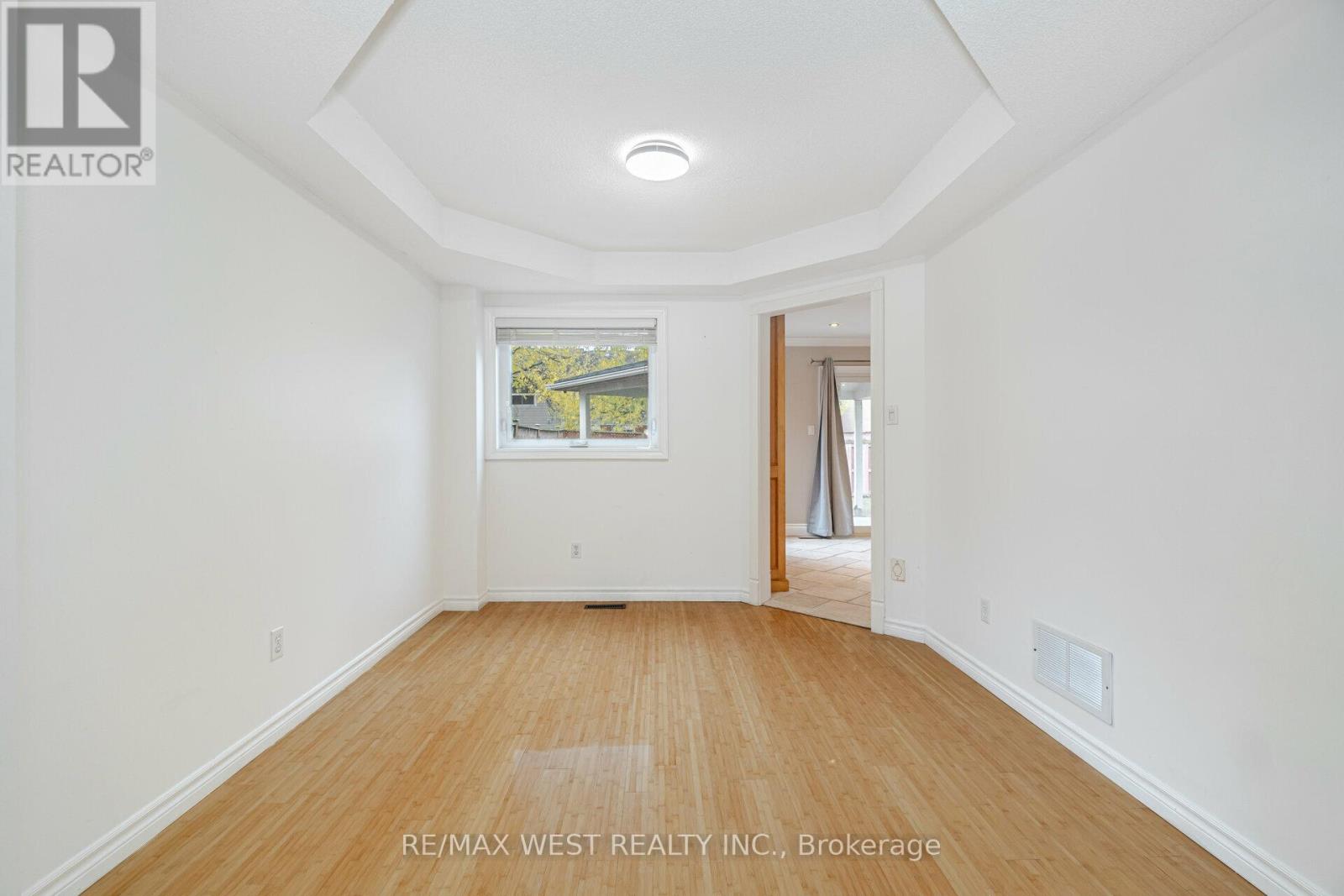 Main - 5456 Whitehorn Avenue, Mississauga, Ontario  L5V 1V5 - Photo 11 - W13113822