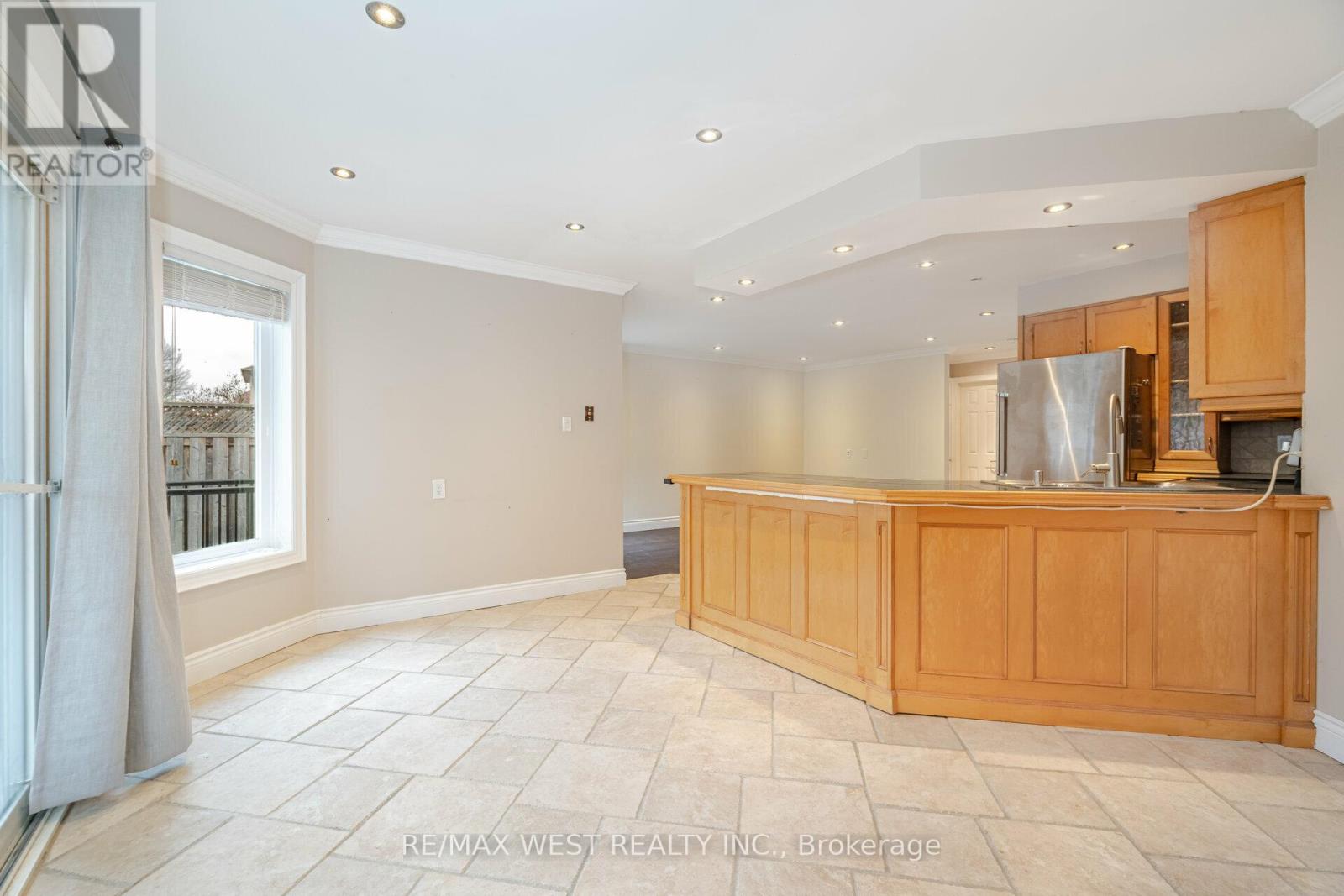 Main - 5456 Whitehorn Avenue, Mississauga, Ontario  L5V 1V5 - Photo 14 - W13113822